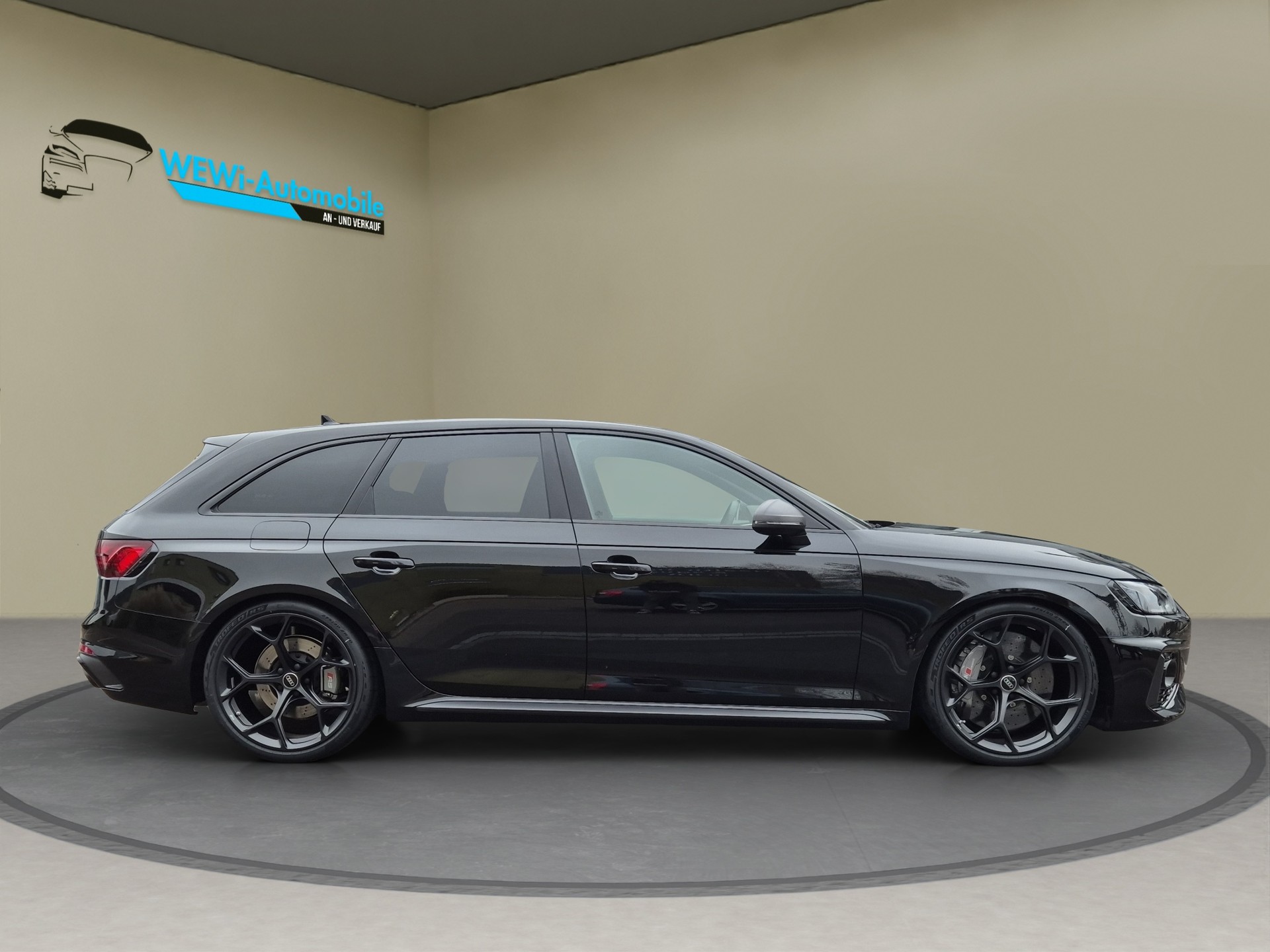 AUDI RS4 Avant 25 year edition quattro tiptronic-showroom-element-1