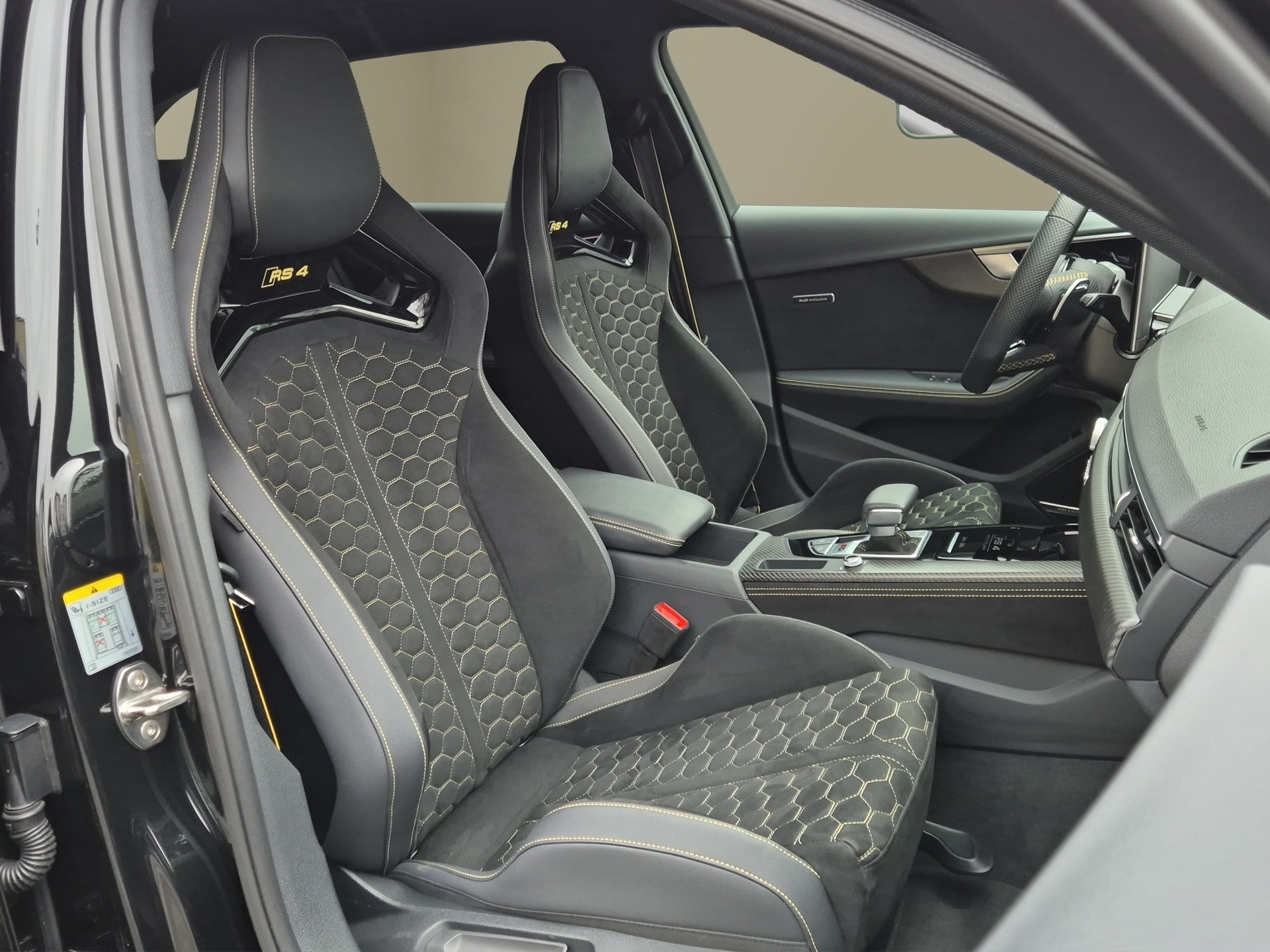 AUDI RS4 Avant 25 year edition quattro tiptronic-image-16