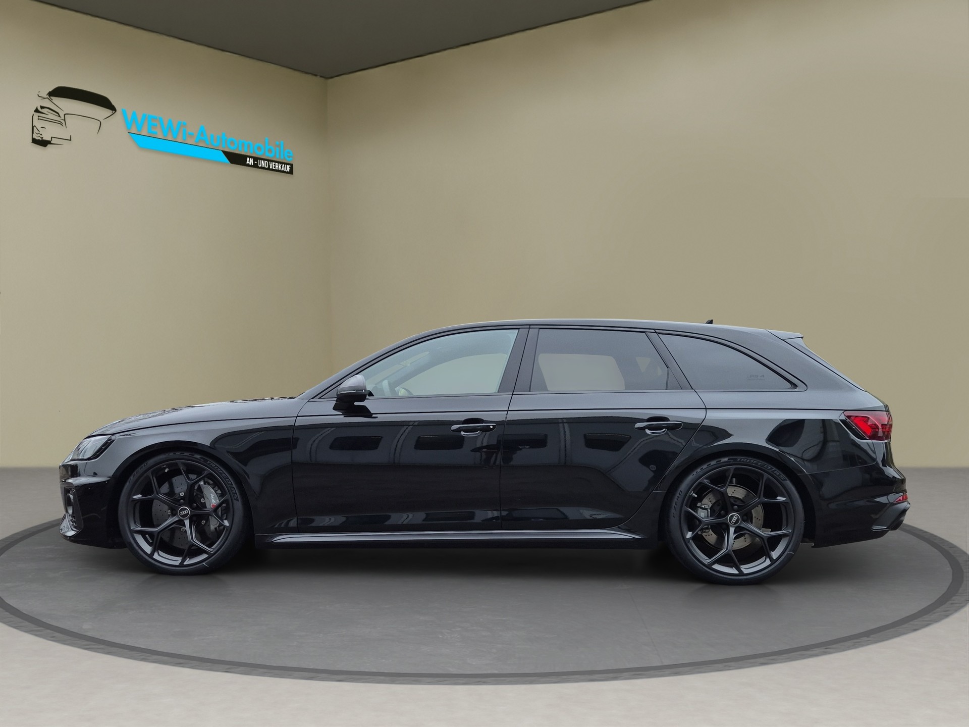 AUDI RS4 Avant 25 year edition quattro tiptronic-image-5