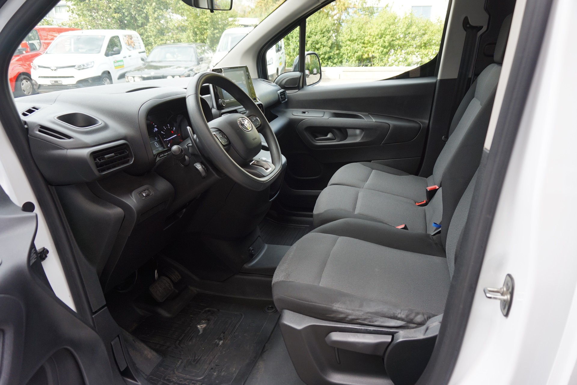TOYOTA Proace City Van 1.2 Active Medium Automatik-image-5