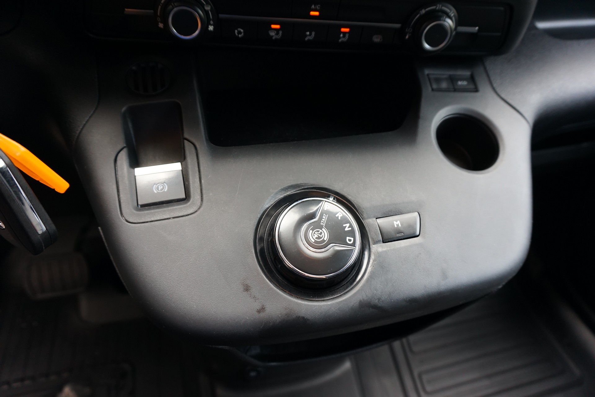 TOYOTA Proace City Van 1.2 Active Medium Automatik-image-8