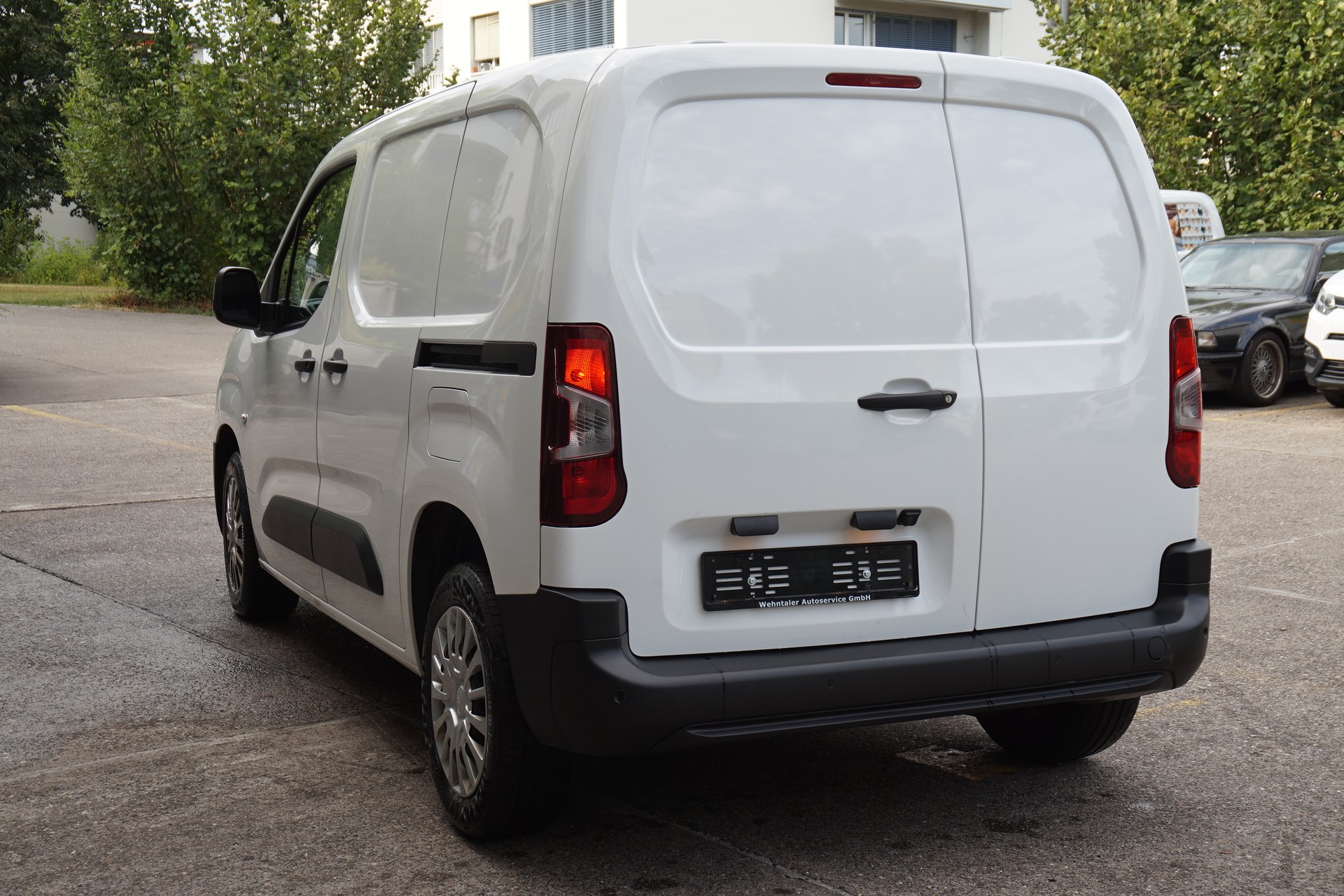 TOYOTA Proace City Van 1.2 Active Medium Automatik-image-2