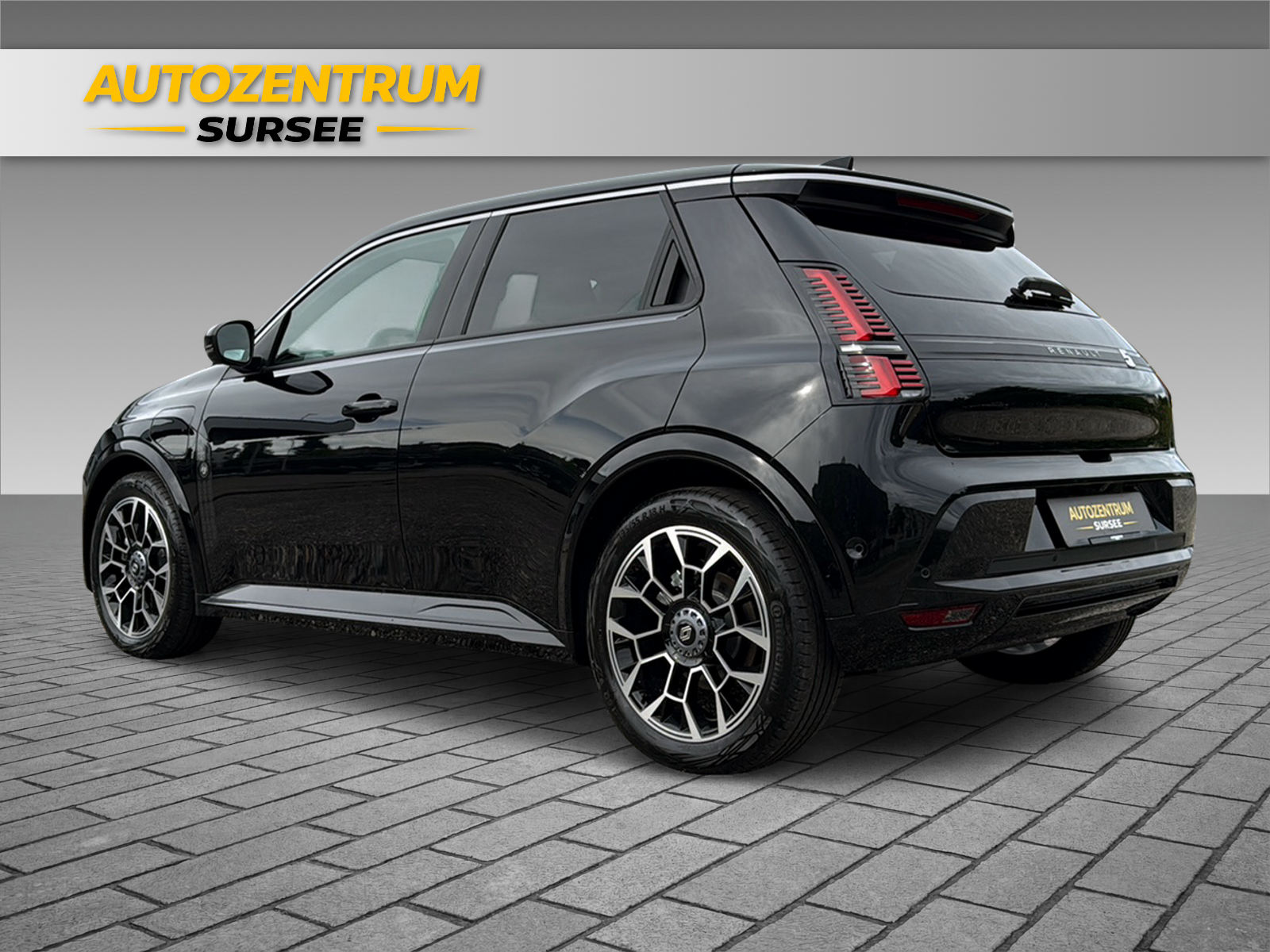 RENAULT R5 E-Tech Comfort Range Roland Garros-image-4
