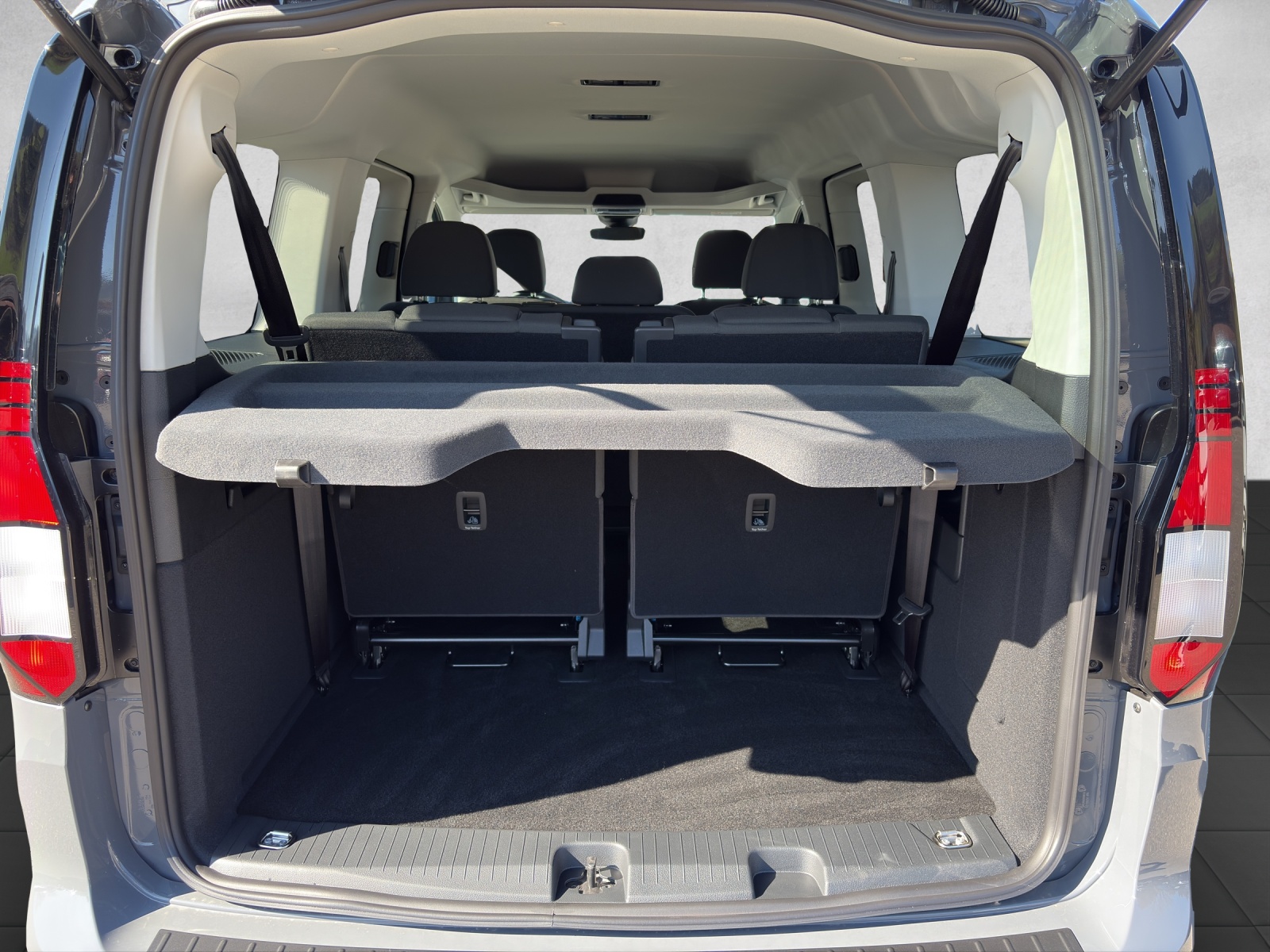 VW Caddy Cargo 2.0TDI Maxi 4Motion-image-10