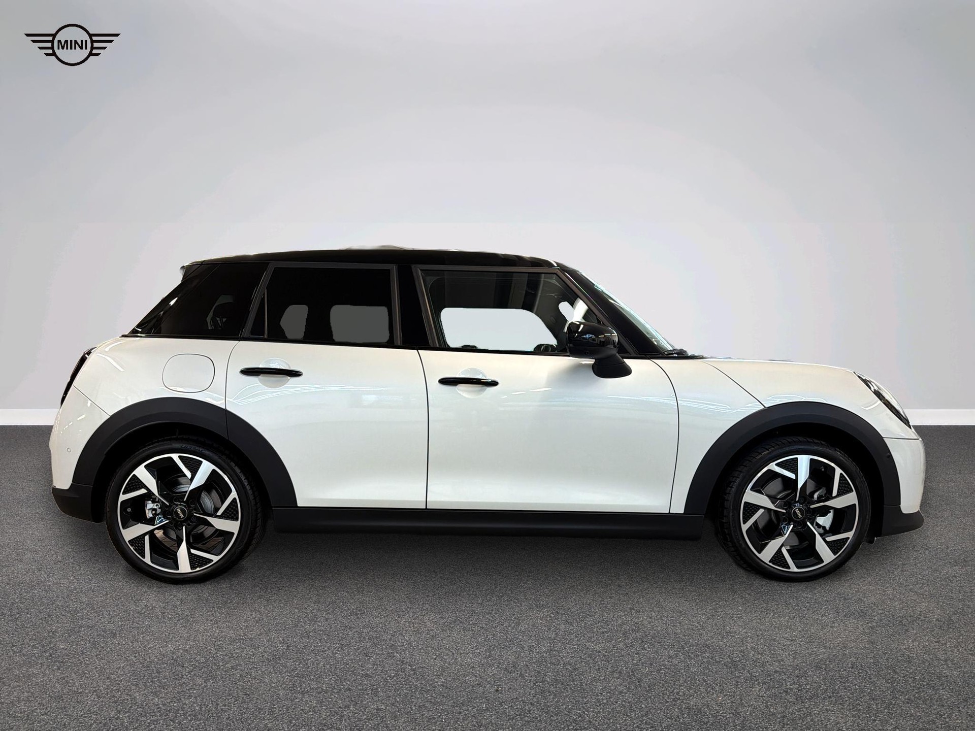 MINI Cooper 5 door C-image-2