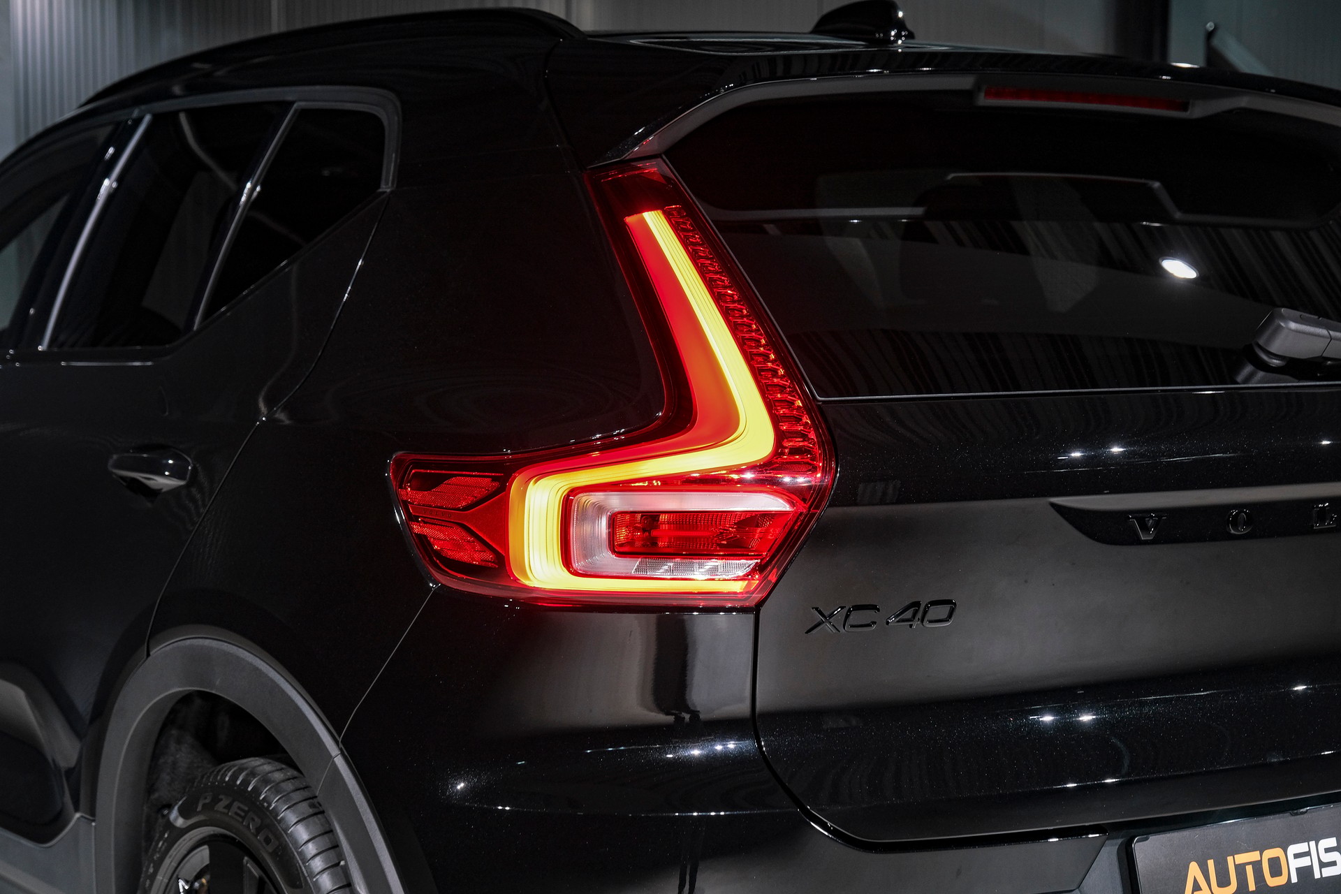 VOLVO XC40 B3 Plus Black Edition Benzin Mild Hybrid DCT-image-27