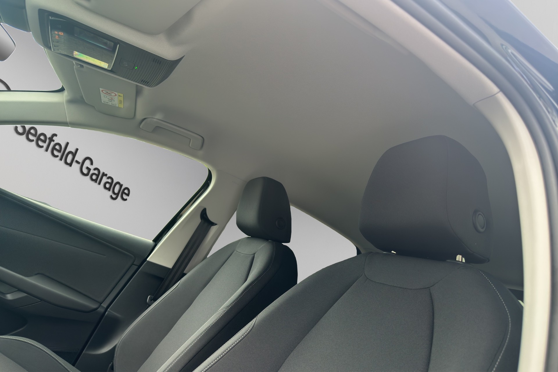 VW ID.Polo 52 kWh Life Edition One-image-9