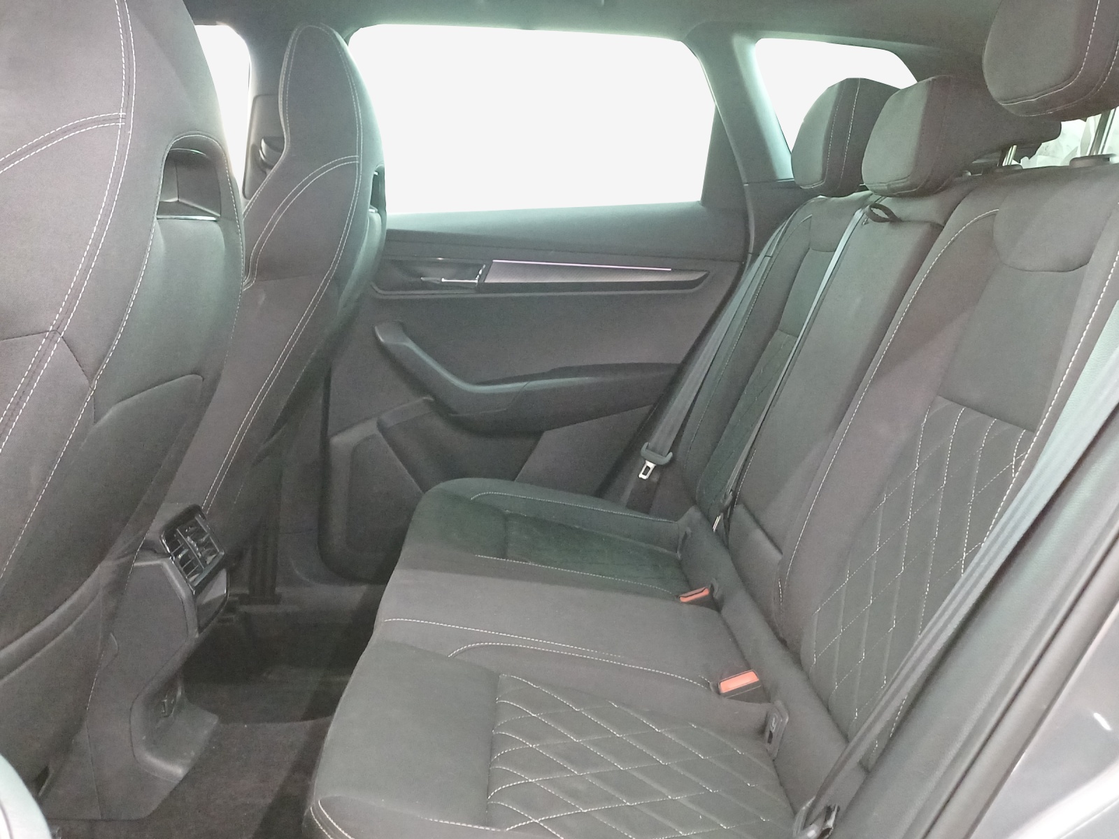 SKODA Karoq 1.5 TSI SportLine DSG-image-11