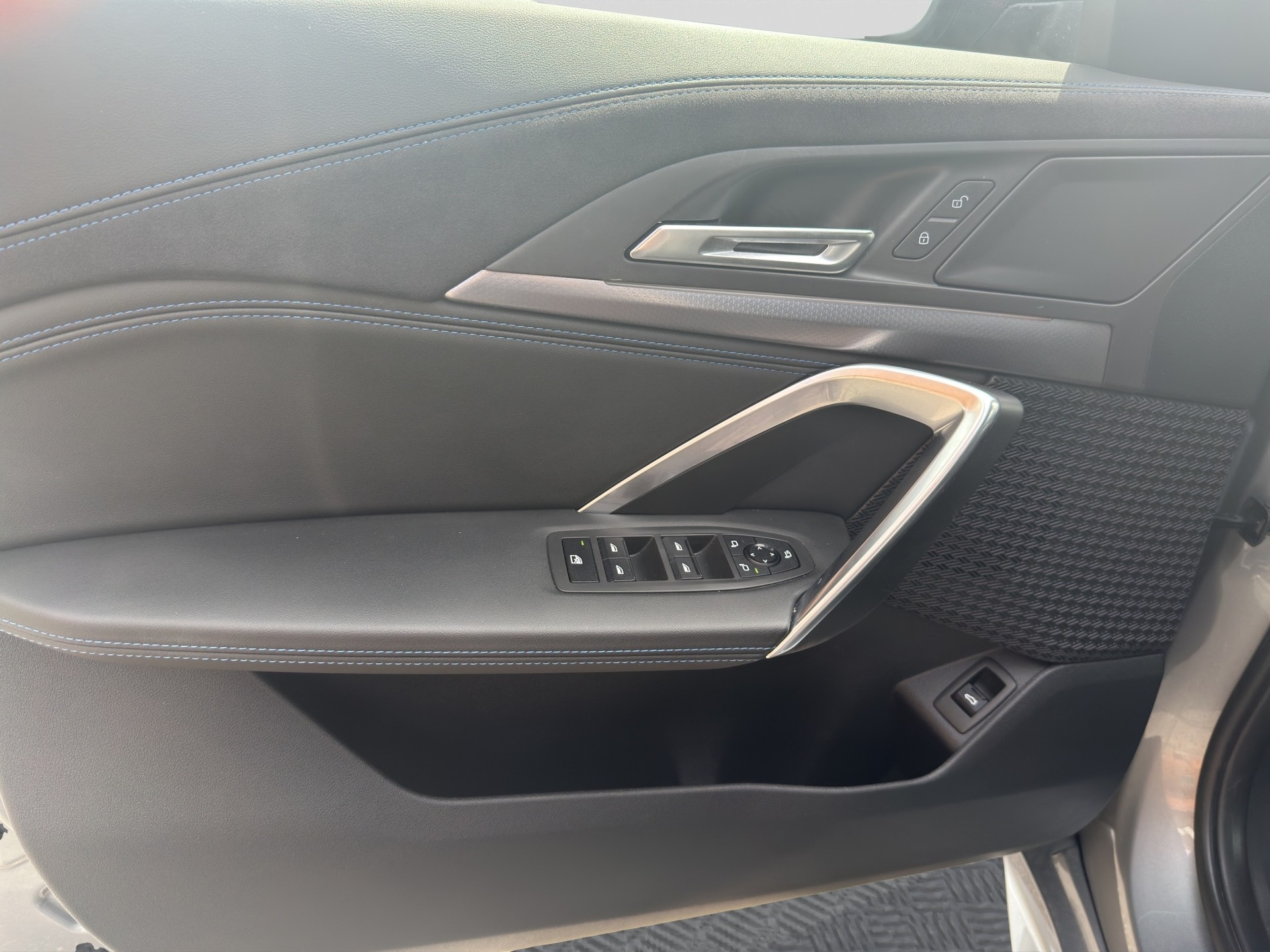 BMW X2 sDrive 20i 48V M Sport-image-8