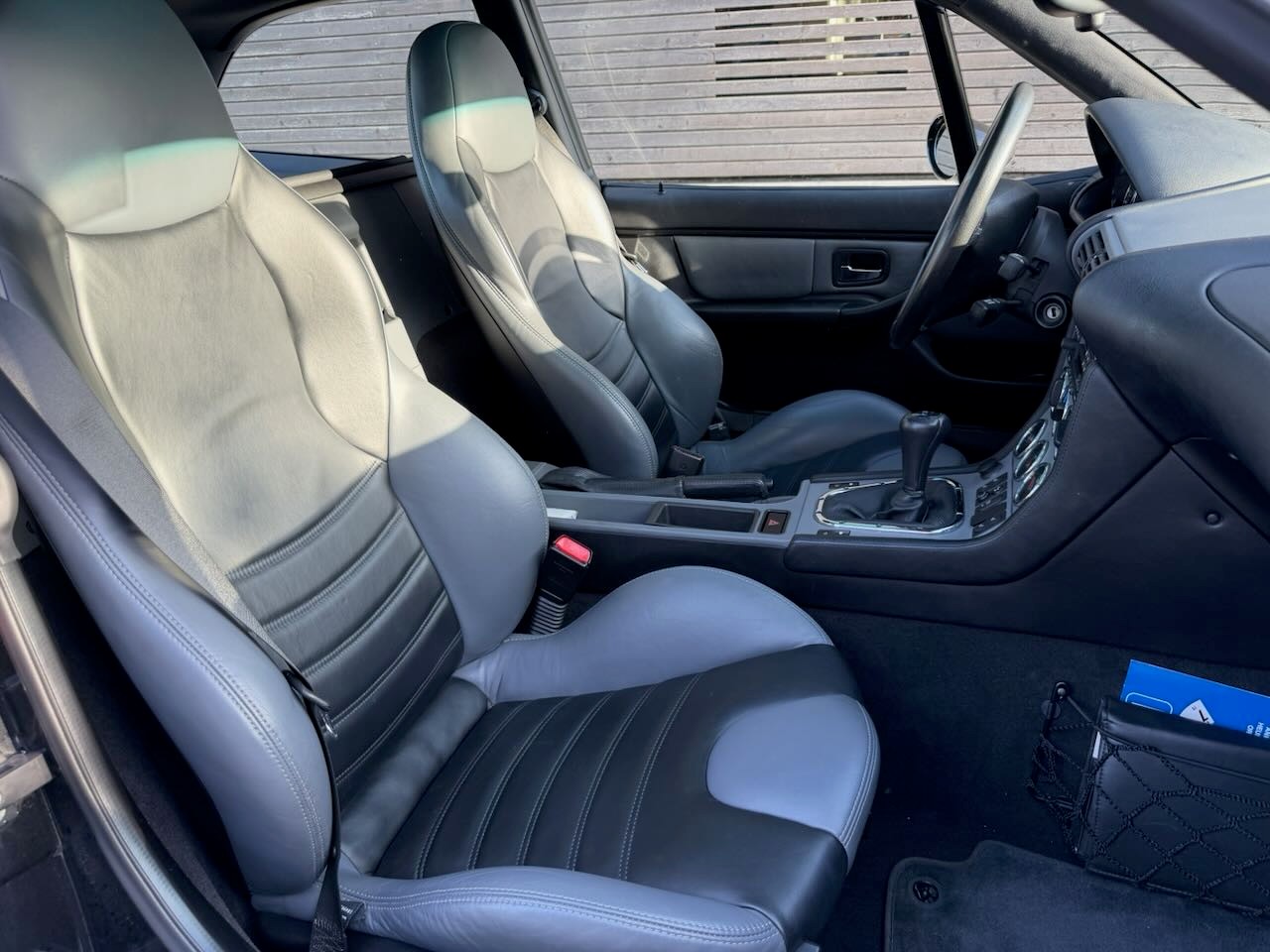 BMW M 3.2 Coupe-image-4