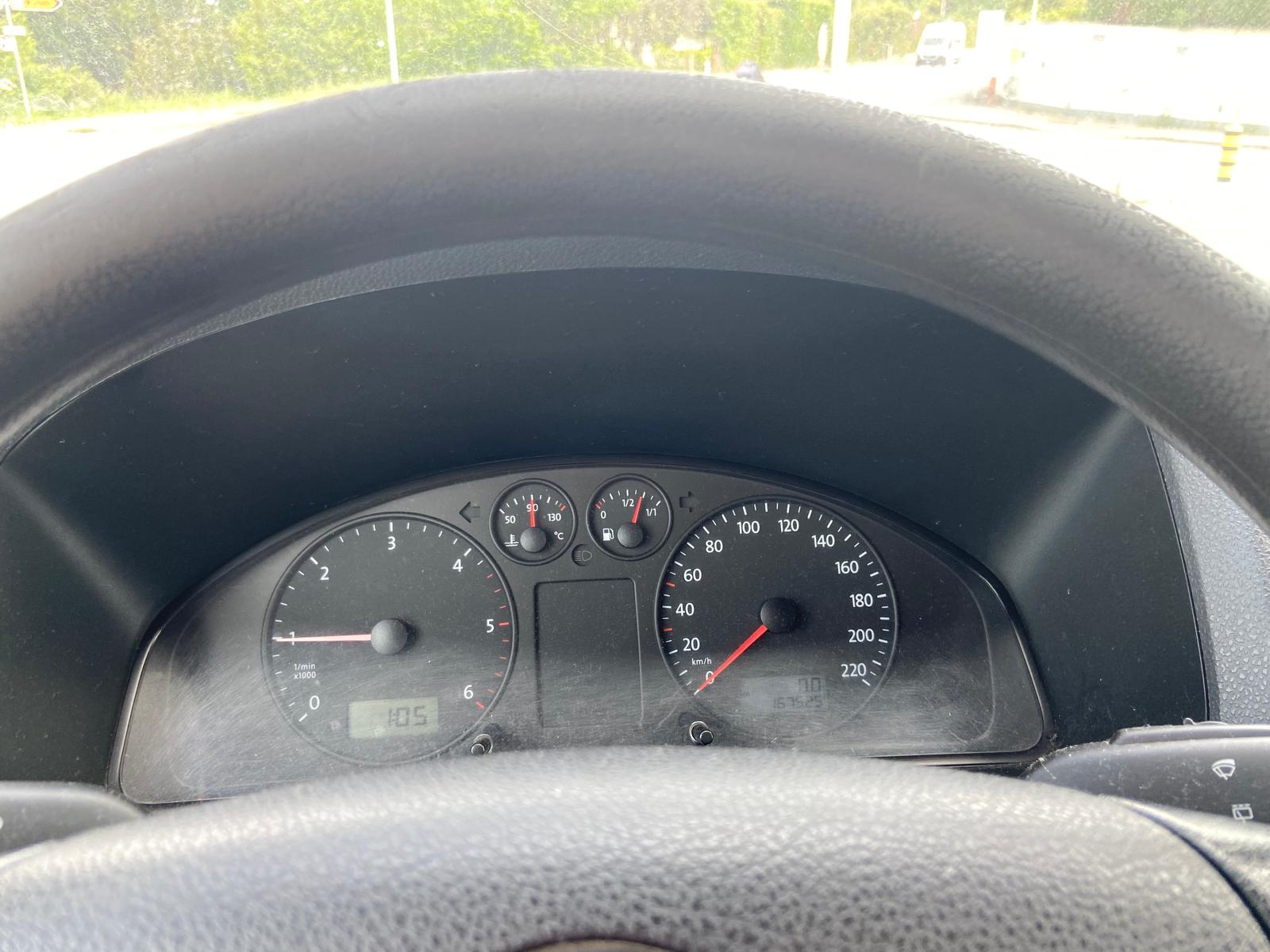 VW COMBI COURT 1.9 TDI ***Prix Fixe***-image-7