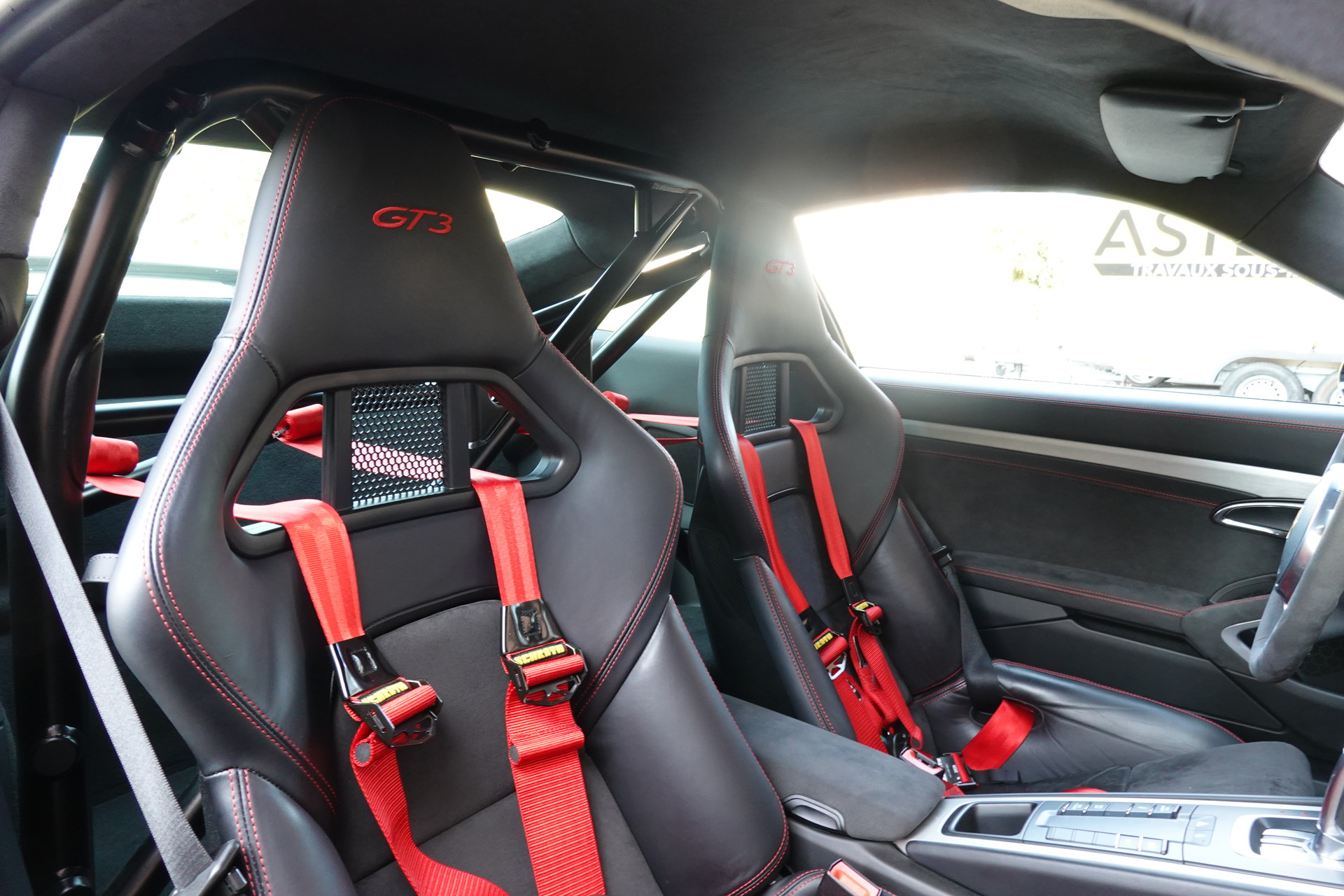PORSCHE 911 GT3 PDK CH Auto "* Porsche Approved 05/2028 * Pack Clubsport * Sièges 918 Baquet Carbon * Lift Suspension * Phares LED *"-image-24