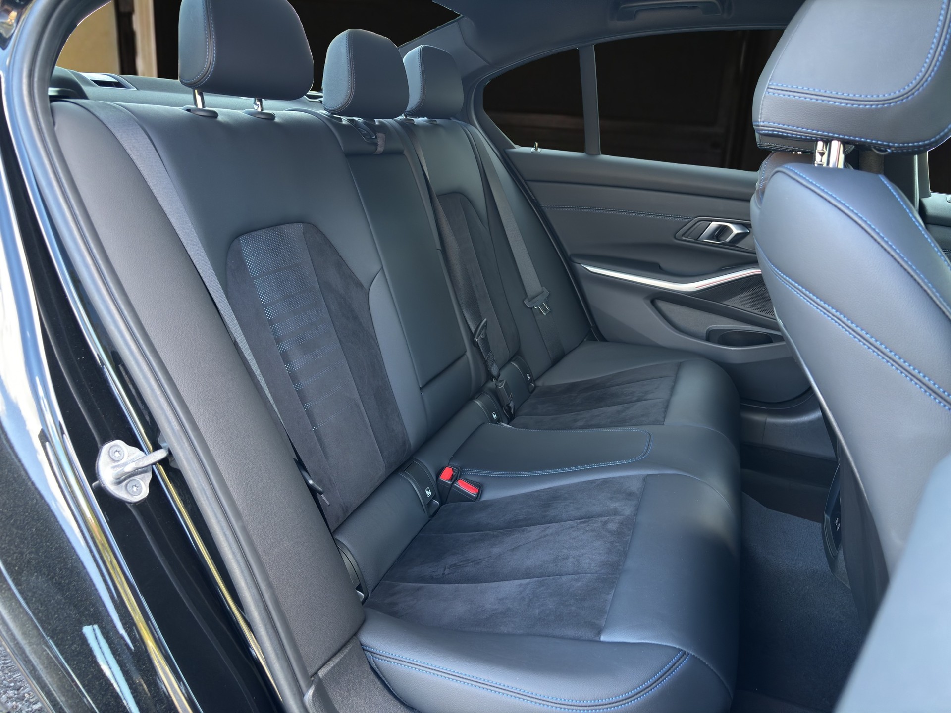 BMW 320d xDrive SAG-image-10