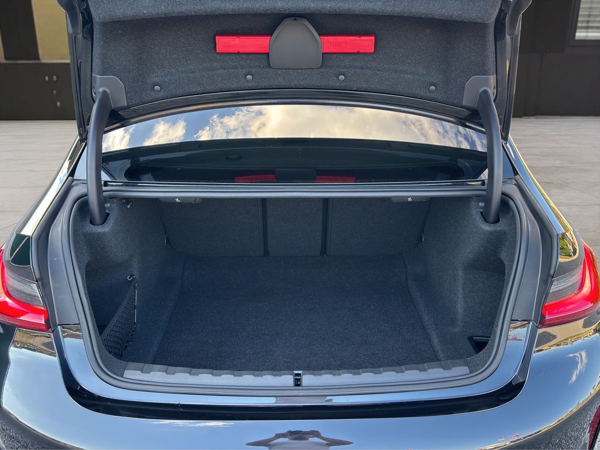 BMW 320d xDrive SAG-image-15