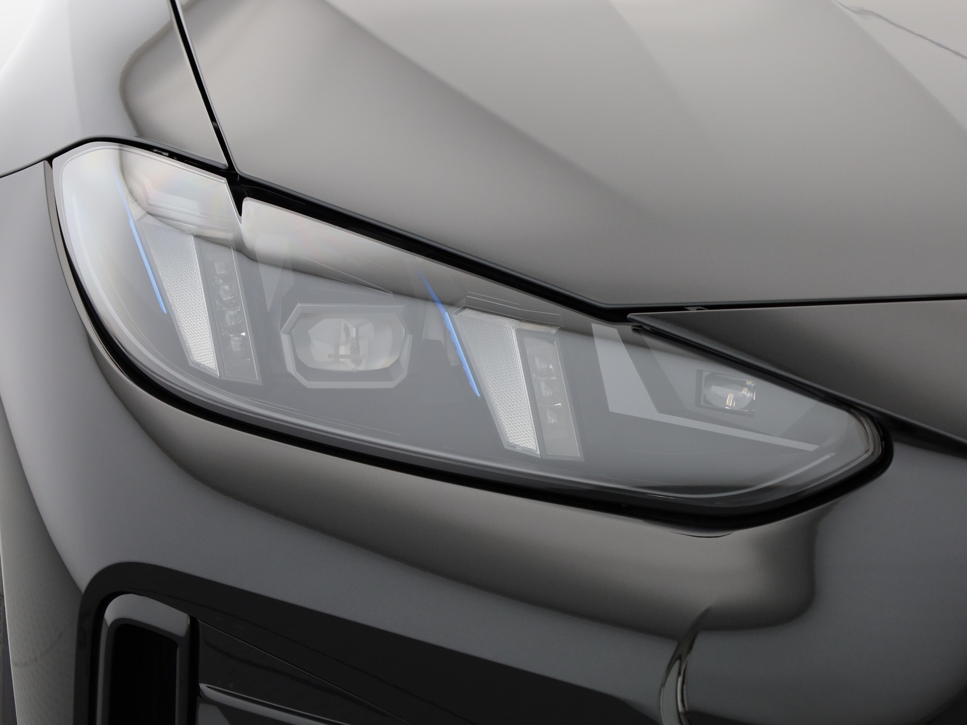 BMW i4 M60 xDrive Gran Coupé-image-5