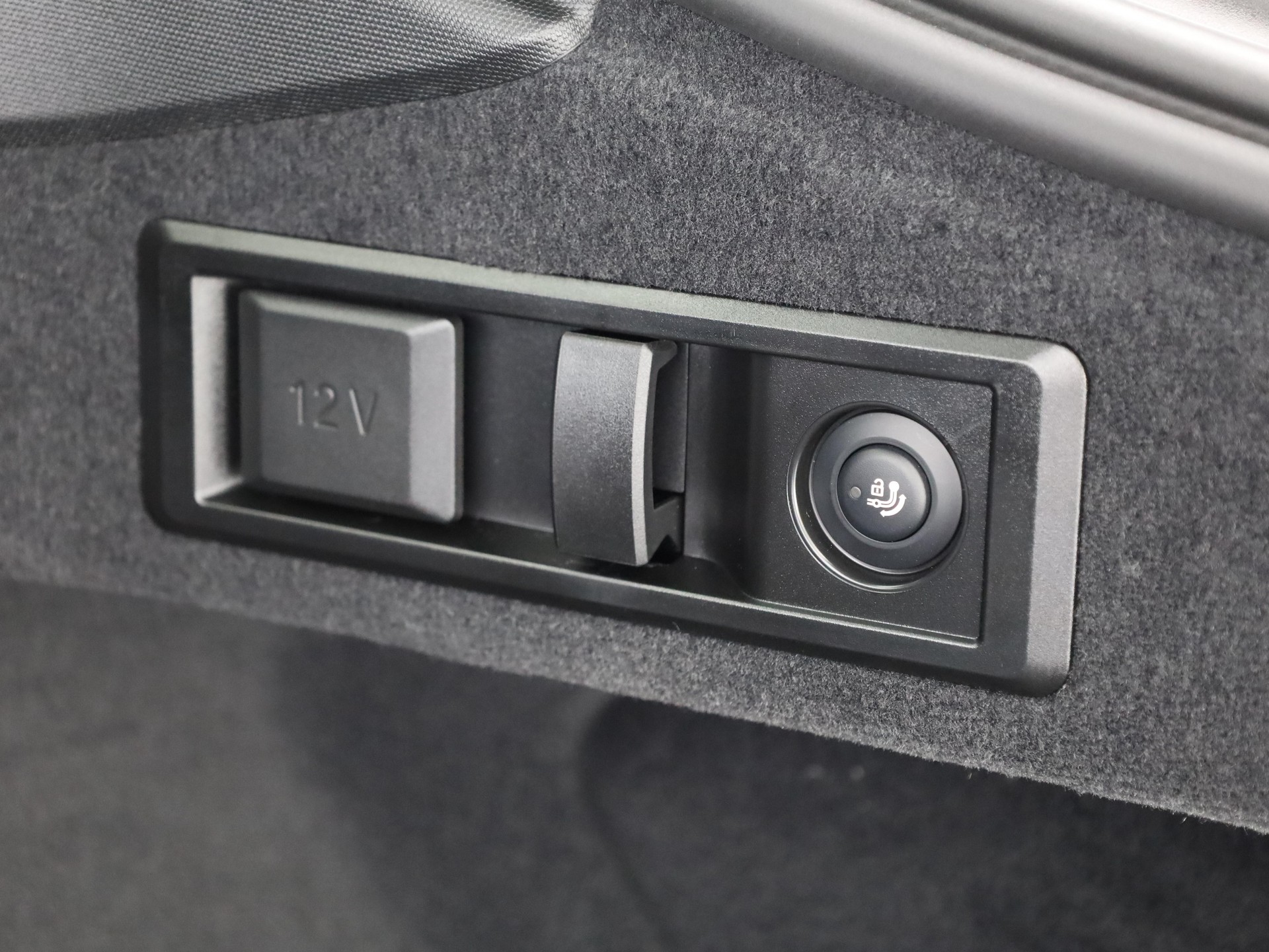 BMW i4 M60 xDrive Gran Coupé-image-9