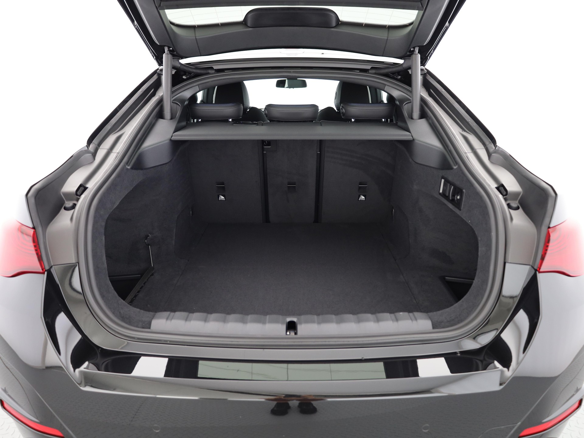 BMW i4 M60 xDrive Gran Coupé-image-8