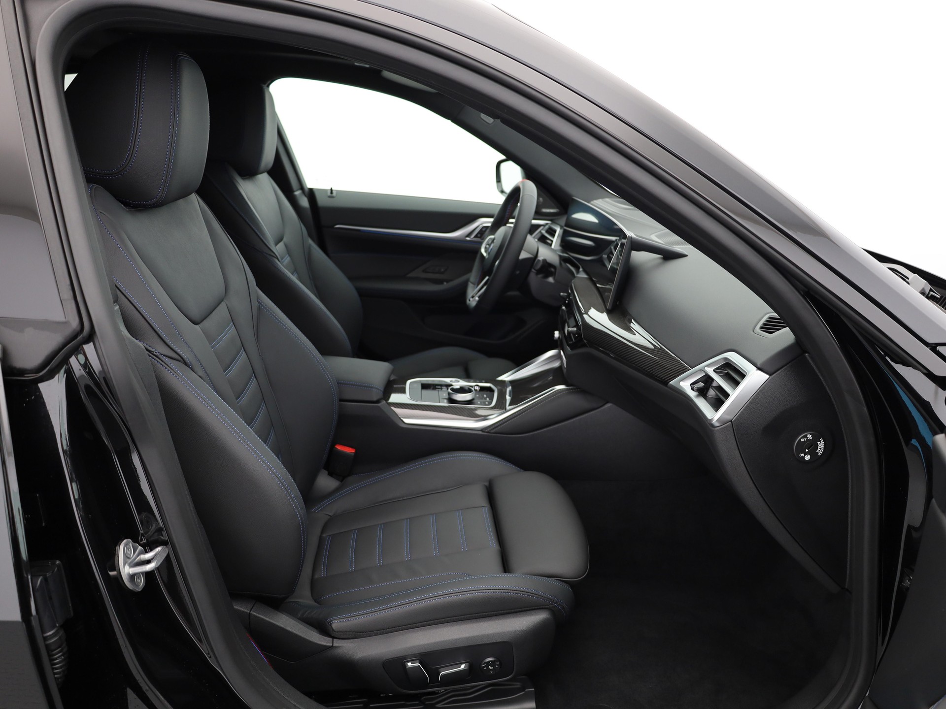 BMW i4 M60 xDrive Gran Coupé-image-15