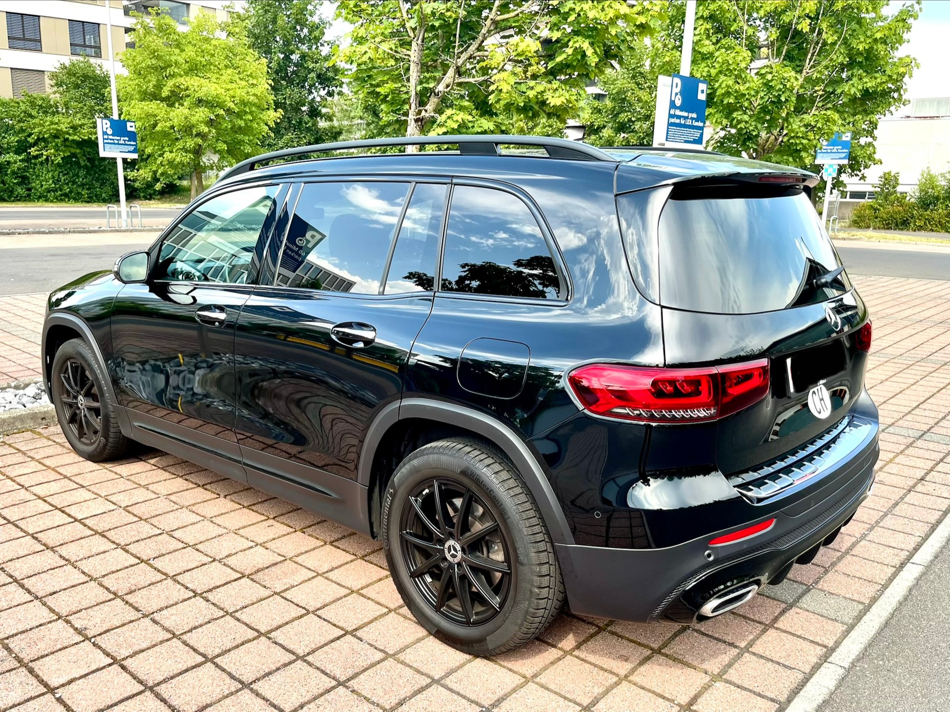 MERCEDES-BENZ GLB 250 AMG Line 4matic-image-2