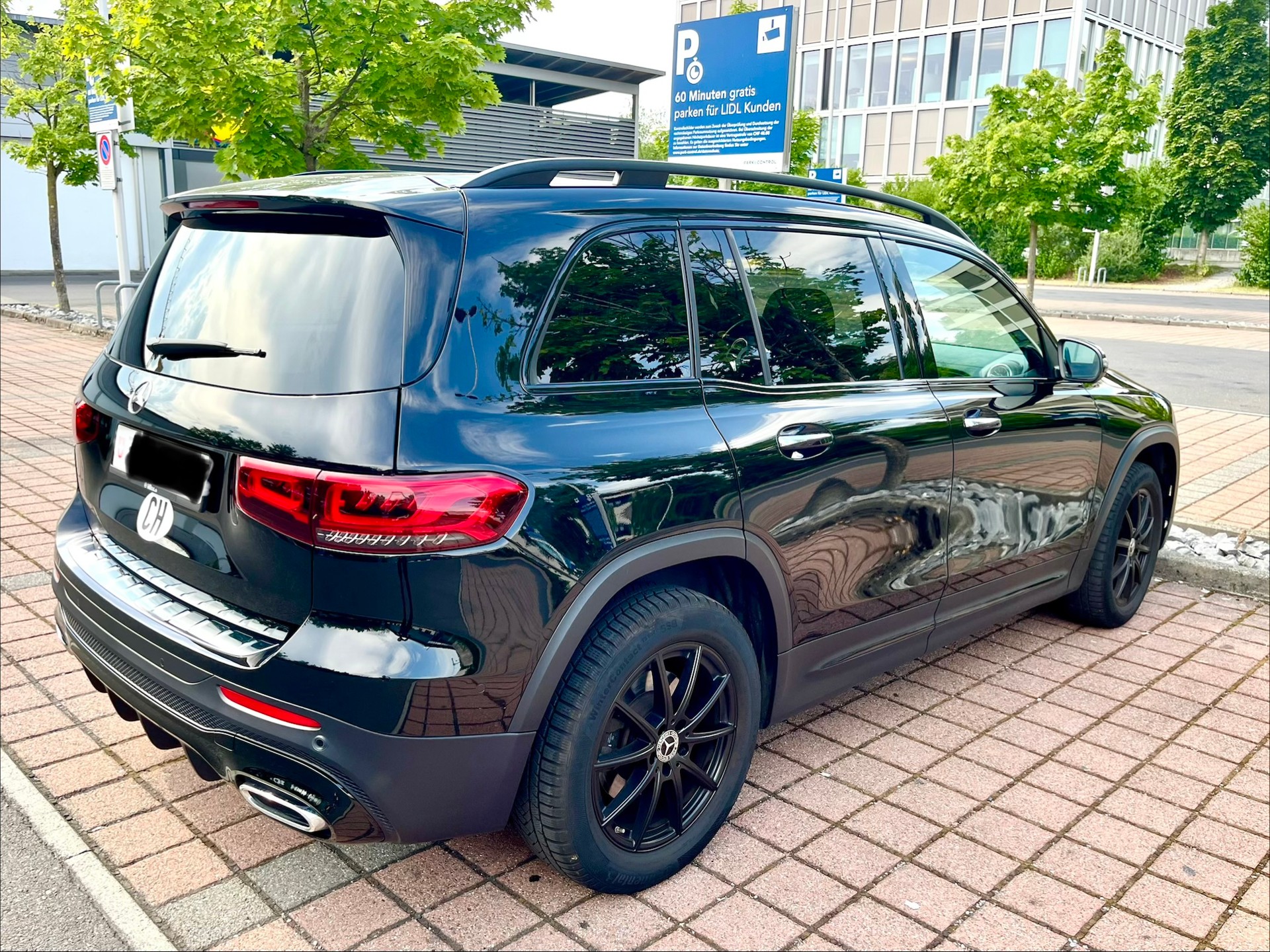 MERCEDES-BENZ GLB 250 AMG Line 4matic-image-1