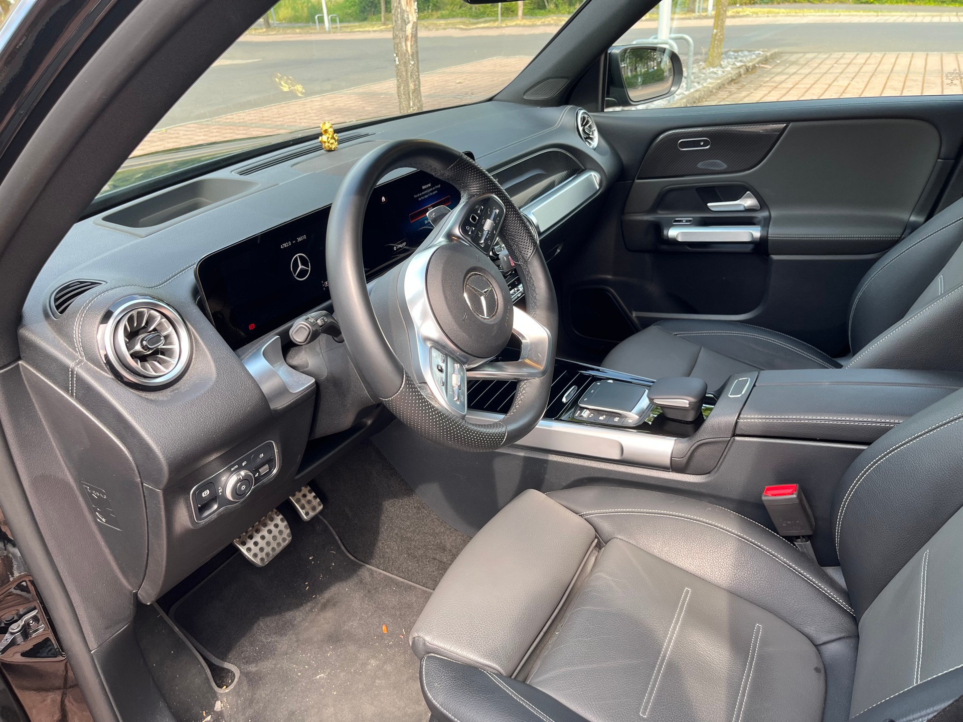 MERCEDES-BENZ GLB 250 AMG Line 4matic-image-3