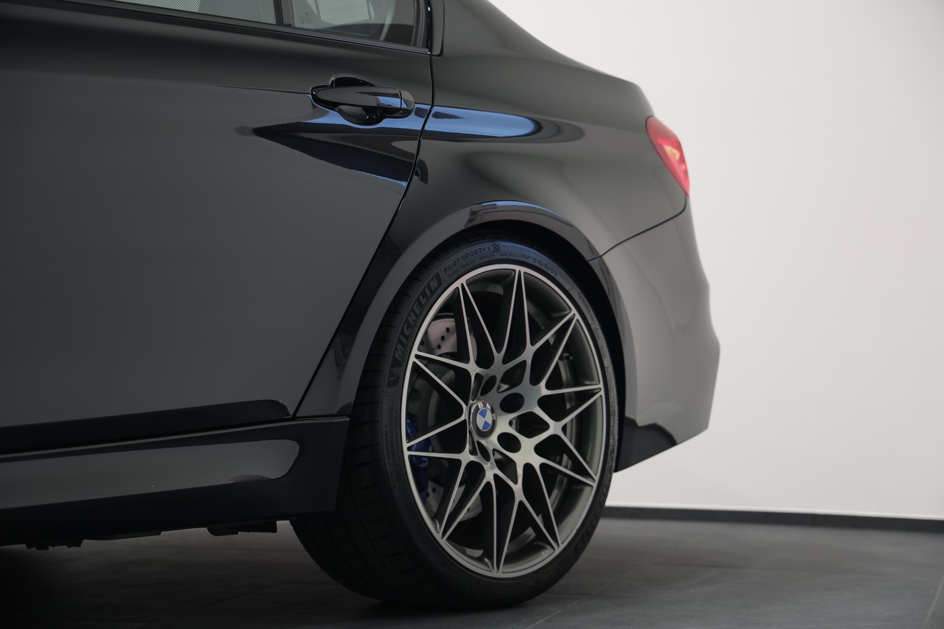 BMW M3 Competition Drivelogic *Tiefergelegt*-image-10
