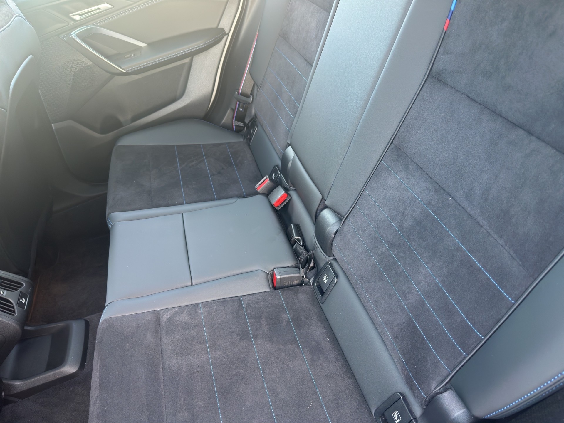 BMW X1 sDrive 18i M Sport Pro Shadow Line-image-7