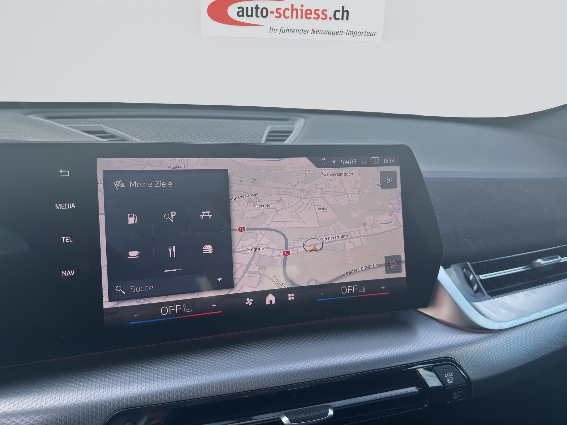 BMW X1 sDrive 18i M Sport Pro Shadow Line-image-11