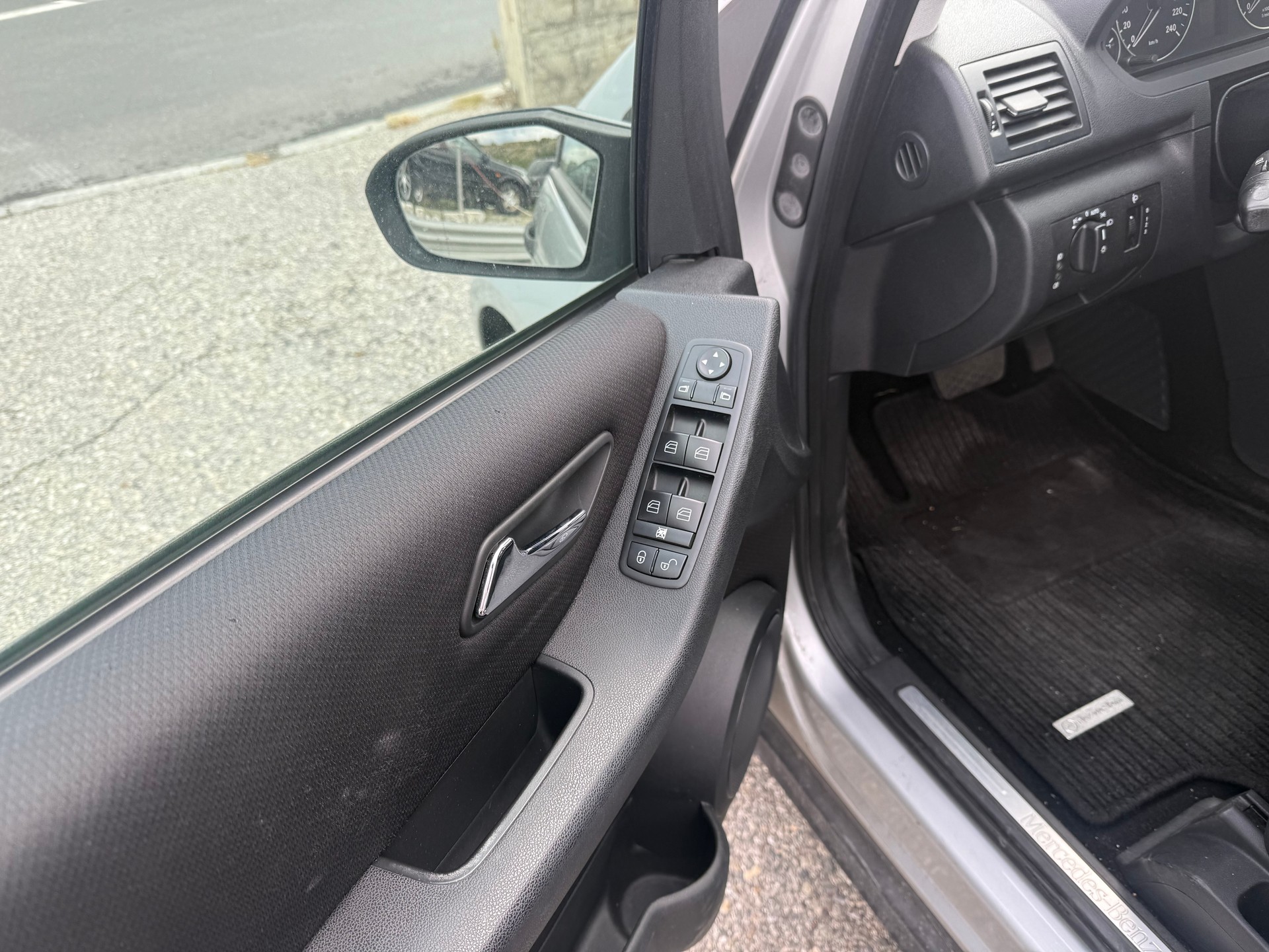 MERCEDES-BENZ A 170-image-6