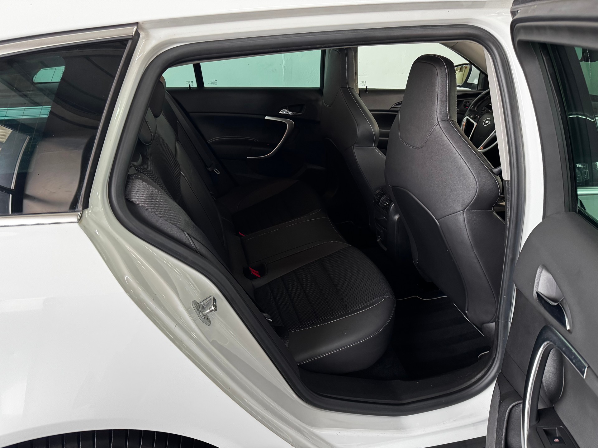 OPEL Insignia Sports Tourer 2.8 Turbo OPC 4WD Automatic-image-22