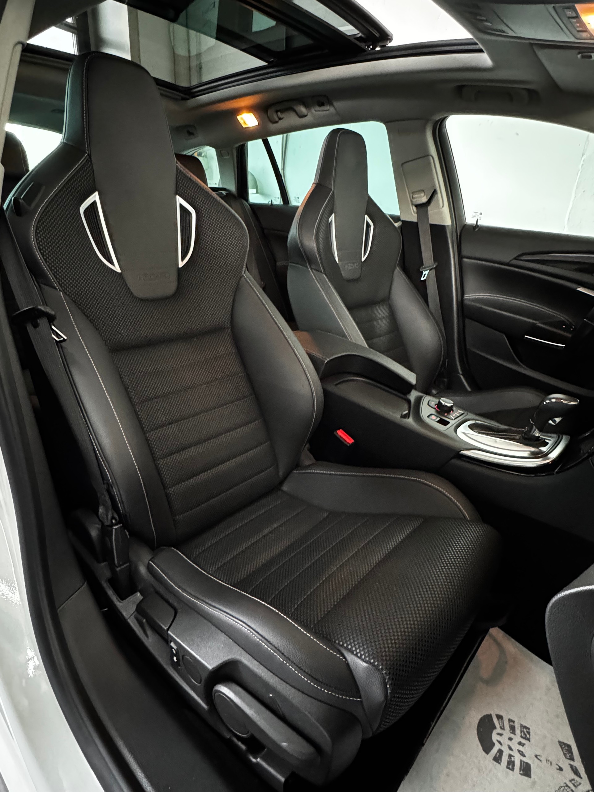 OPEL Insignia Sports Tourer 2.8 Turbo OPC 4WD Automatic-image-21
