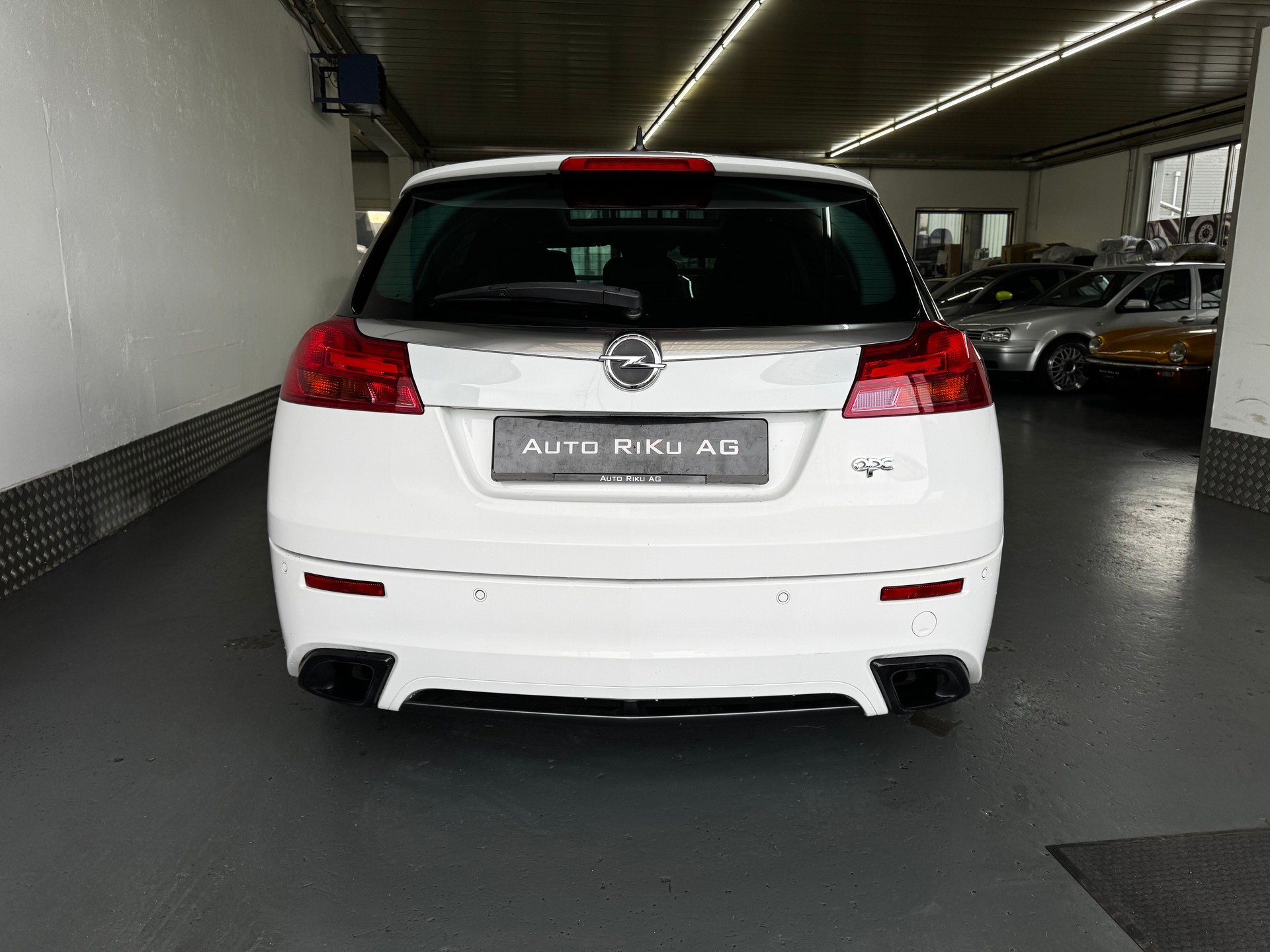 OPEL Insignia Sports Tourer 2.8 Turbo OPC 4WD Automatic-image-10