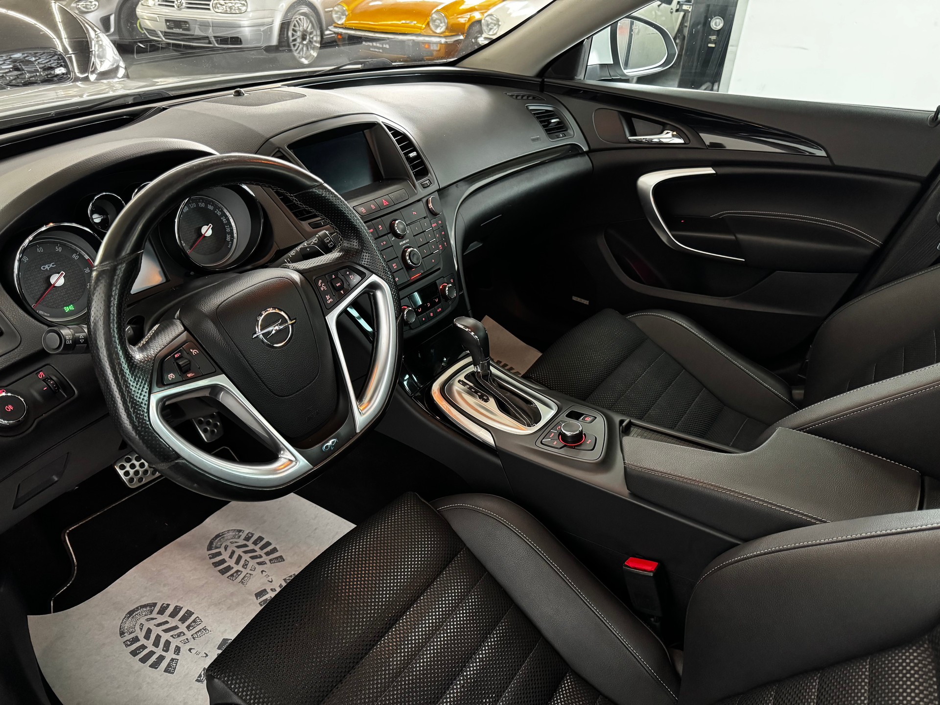 OPEL Insignia Sports Tourer 2.8 Turbo OPC 4WD Automatic-image-12