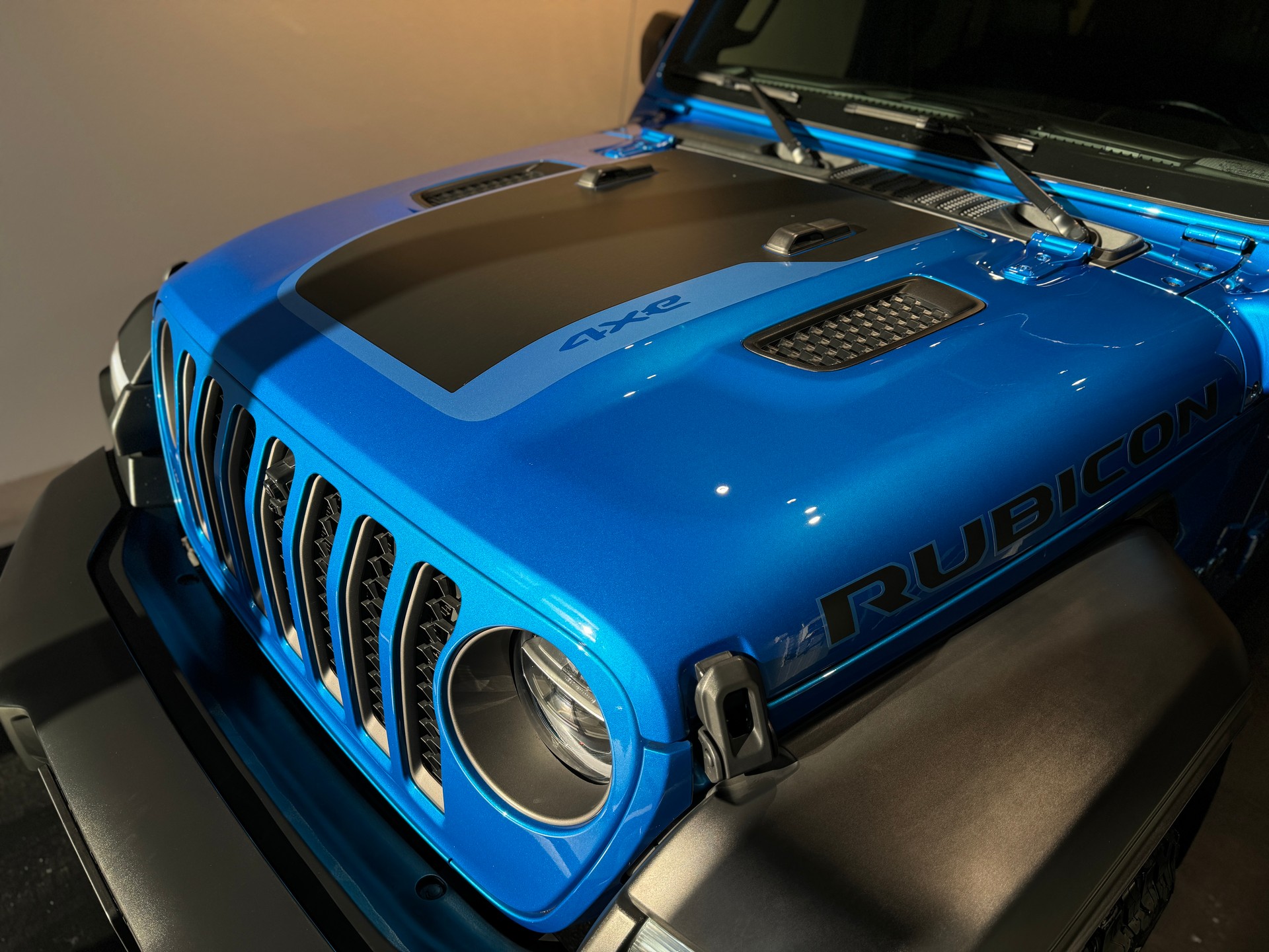 JEEP Wrangler 2.0 PHEV Unlimited Rubicon Automatic Soft Top BLUE - BORLA 🚀 499.- pro Monat-image-4