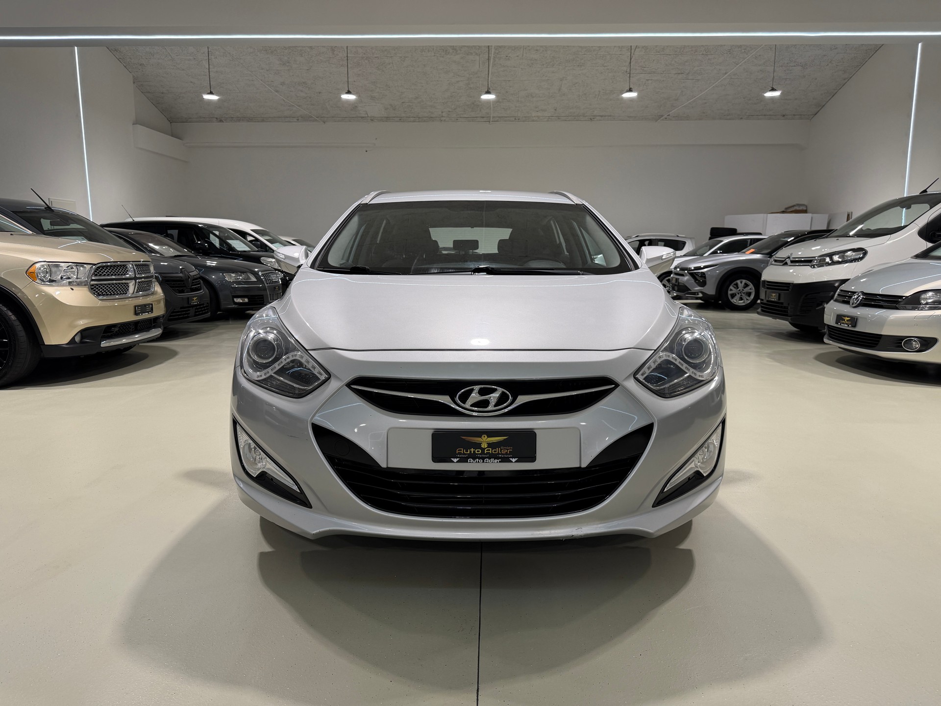 HYUNDAI i40 Wagon 1.7 CRDI Premium-image-0