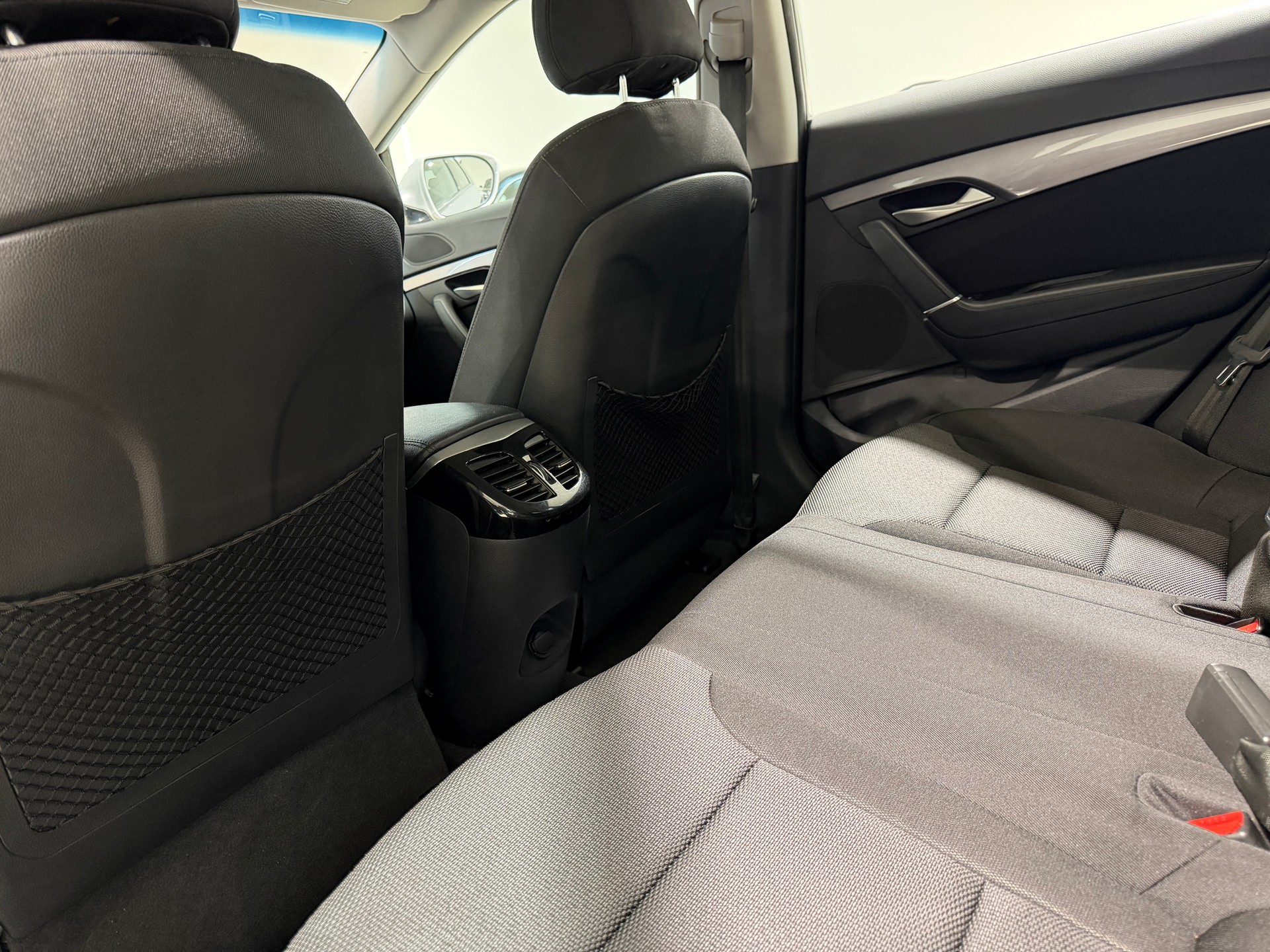 HYUNDAI i40 Wagon 1.7 CRDI Premium-image-13
