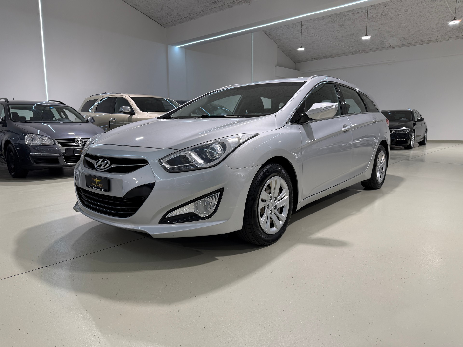 HYUNDAI i40 Wagon 1.7 CRDI Premium-image-1