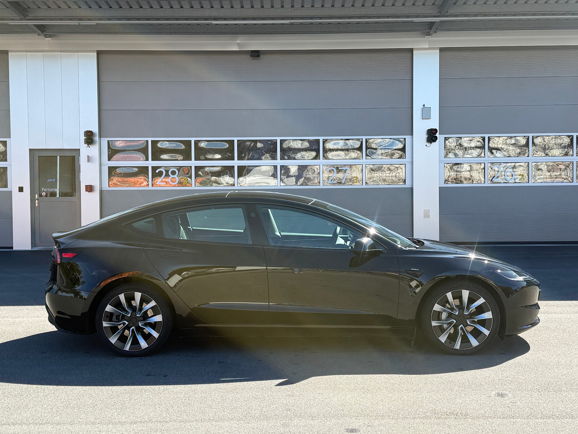 TESLA Model 3 Long Range Dual Motor AWD-image-2