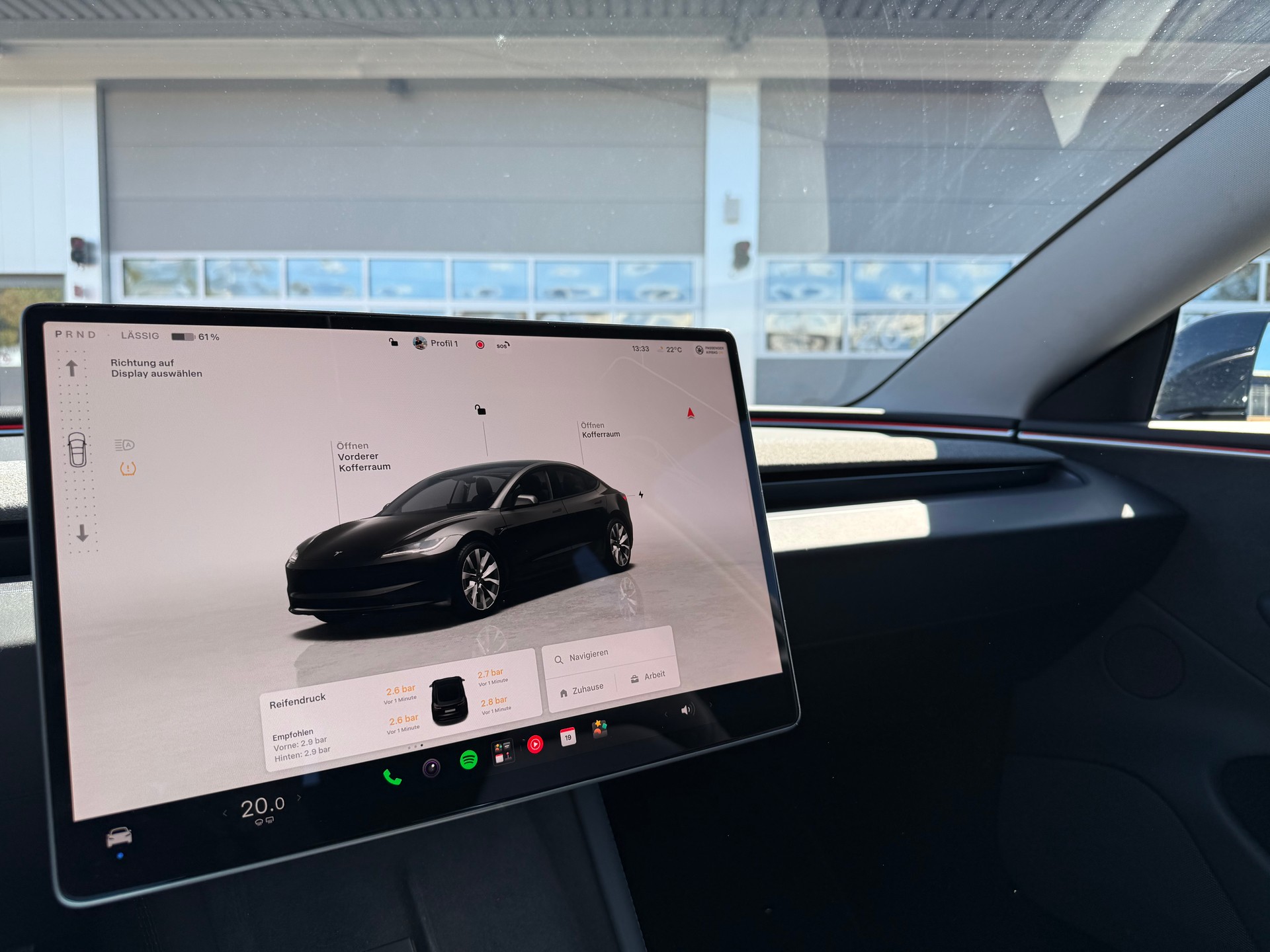 TESLA Model 3 Long Range Dual Motor AWD-image-9