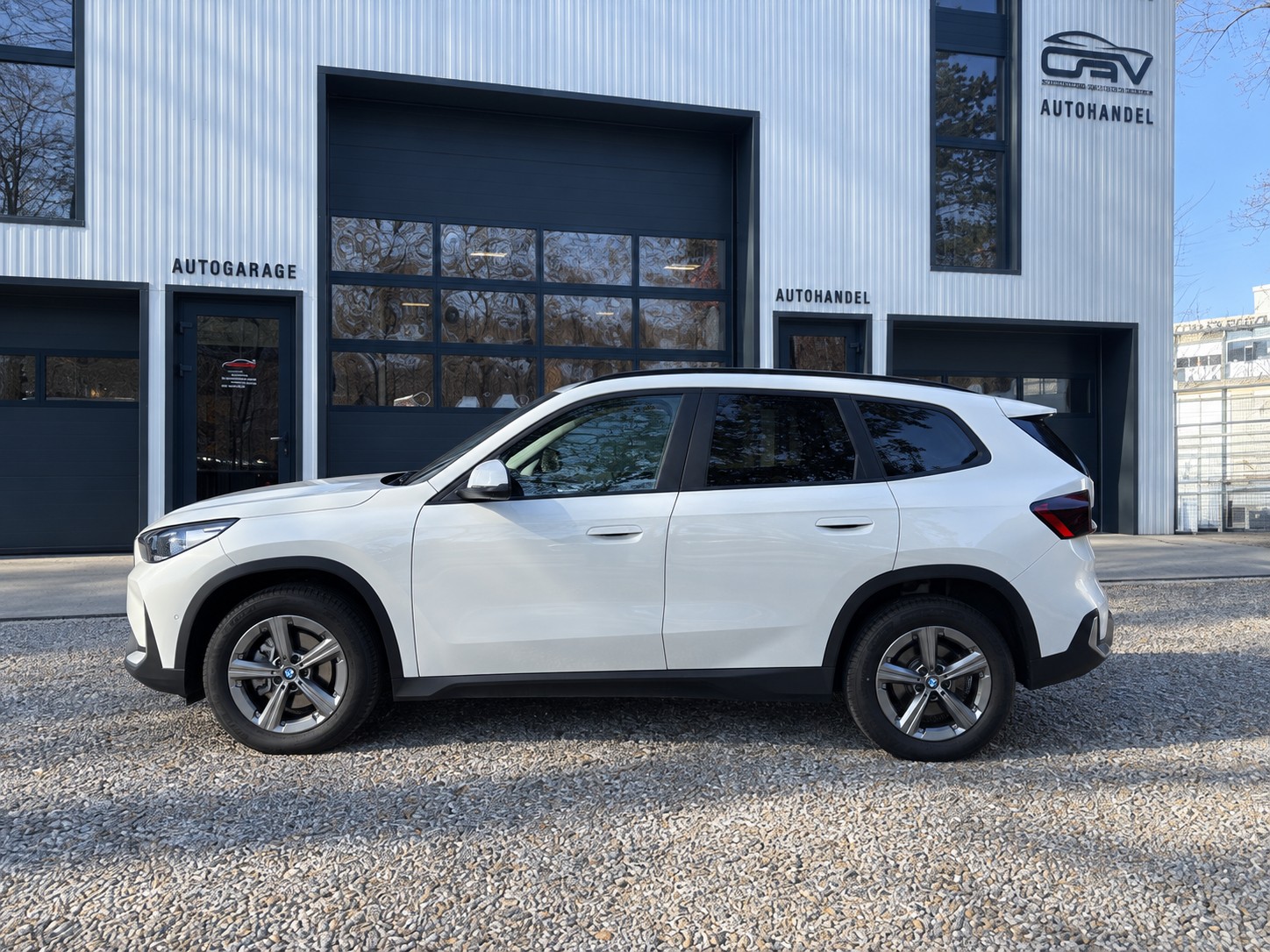 BMW X1 xDrive 20d 48V xLine-image-2