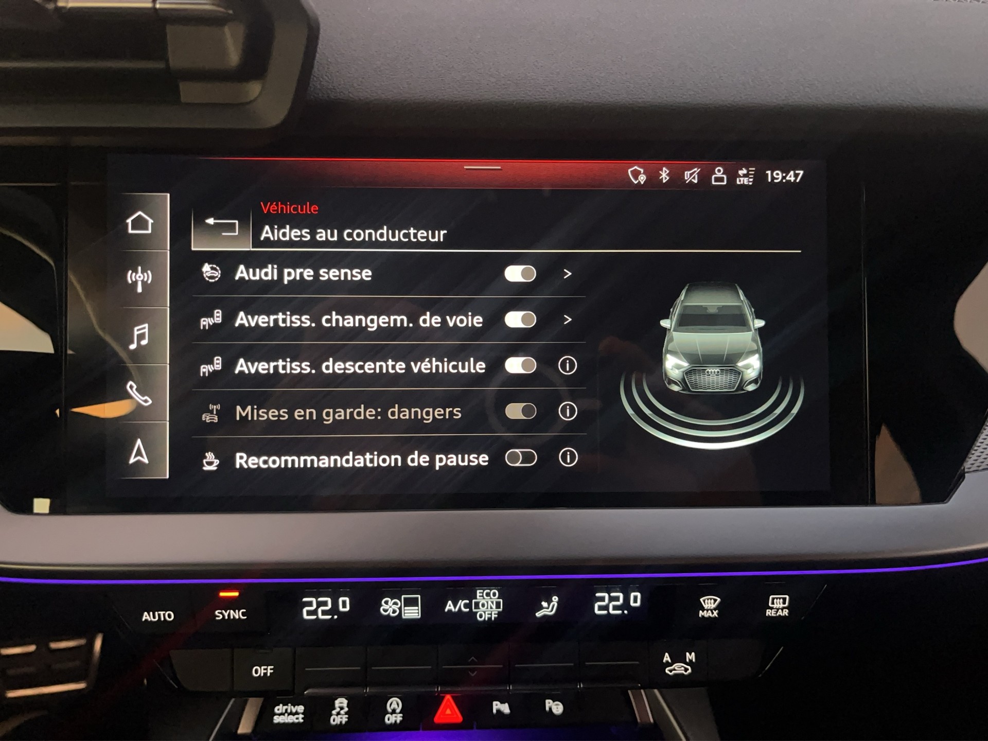 AUDI A3 Sportback 35 TDI S line S-tronic-image-12