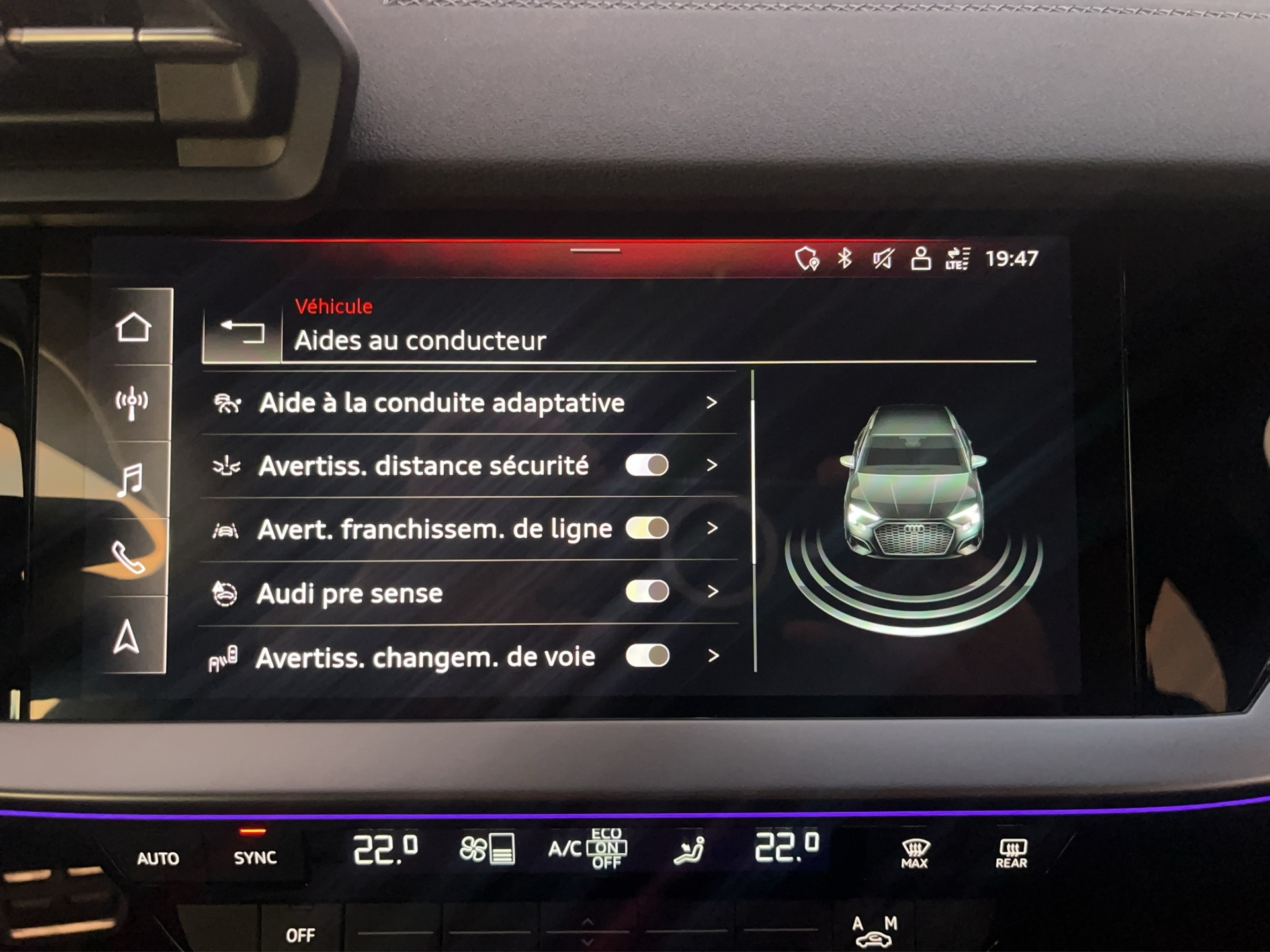 AUDI A3 Sportback 35 TDI S line S-tronic-image-11