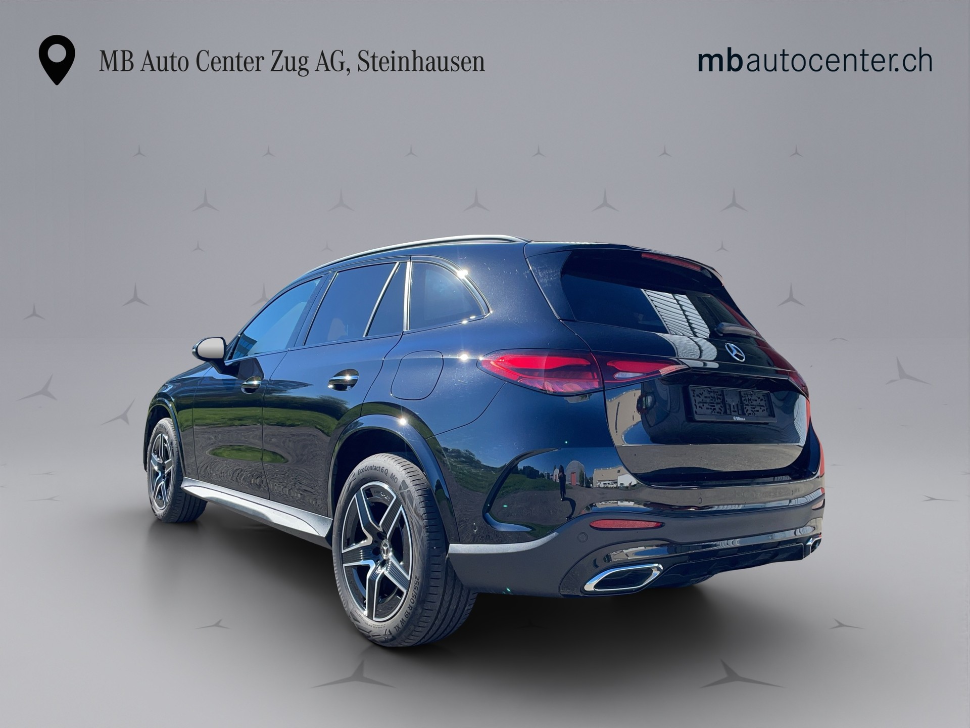 MERCEDES-BENZ GLC 300 e AMG Line 4matic-image-3