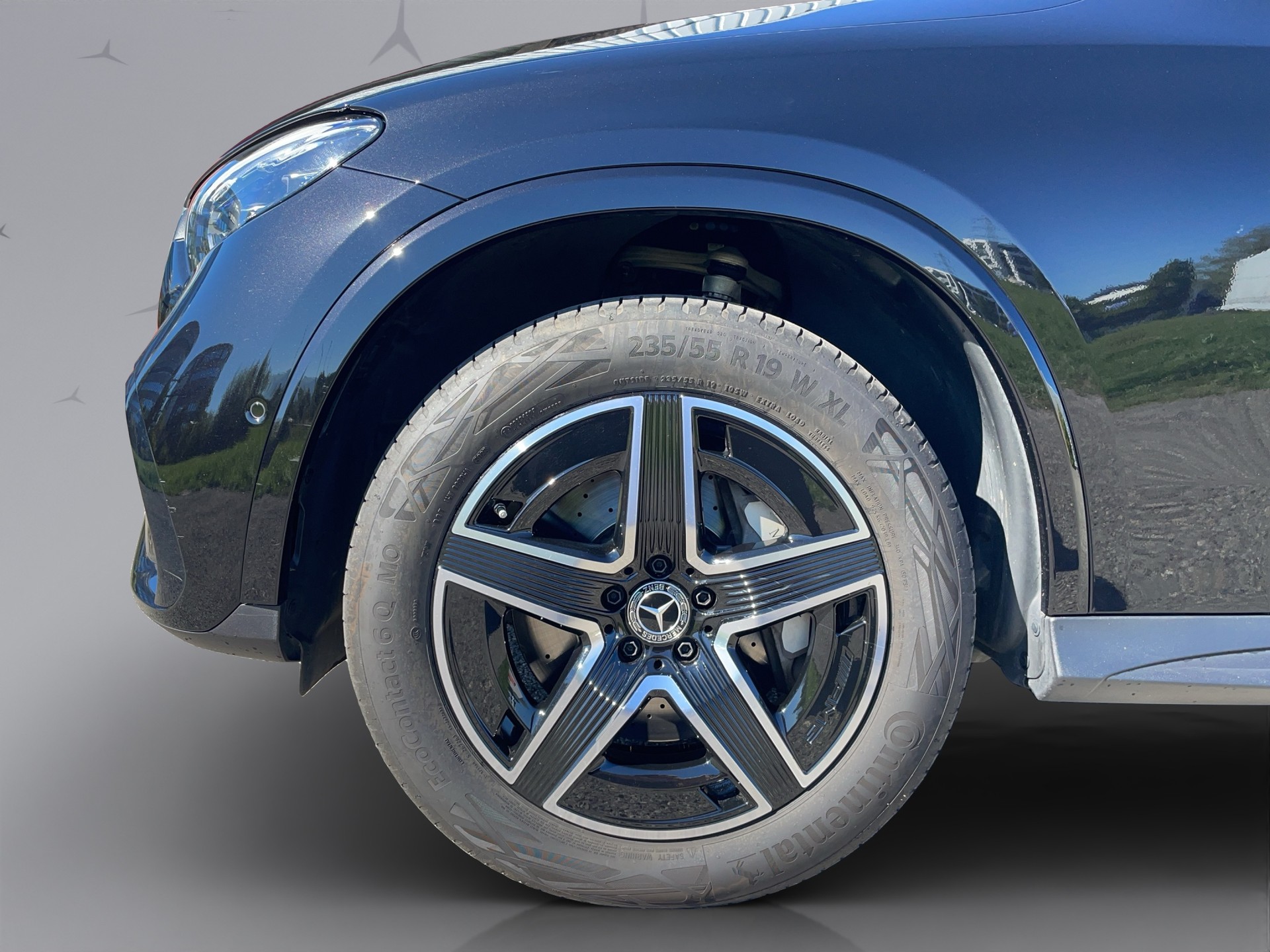MERCEDES-BENZ GLC 300 e AMG Line 4matic-image-2