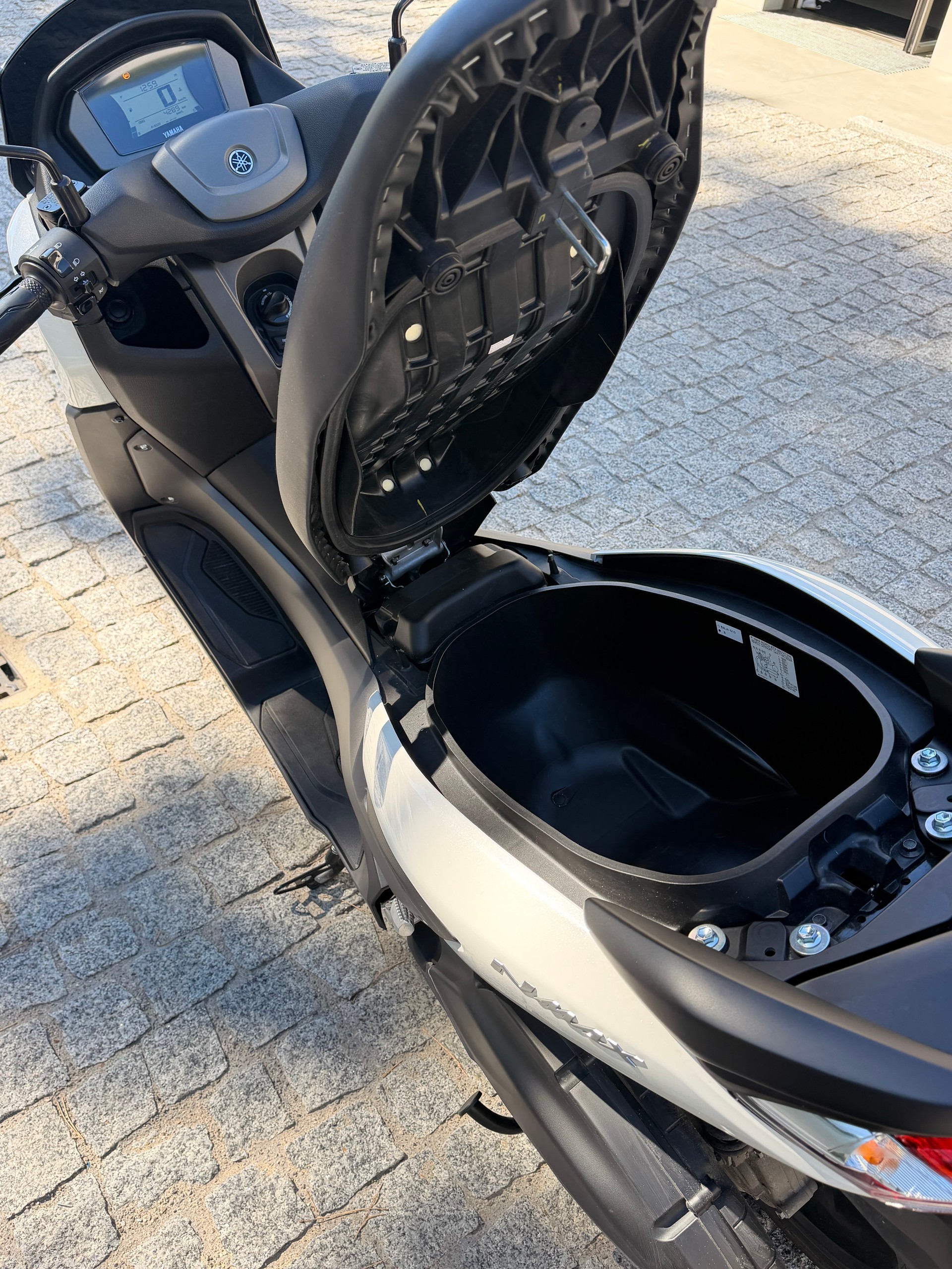 YAMAHA N-MAX GPD125A-image-6