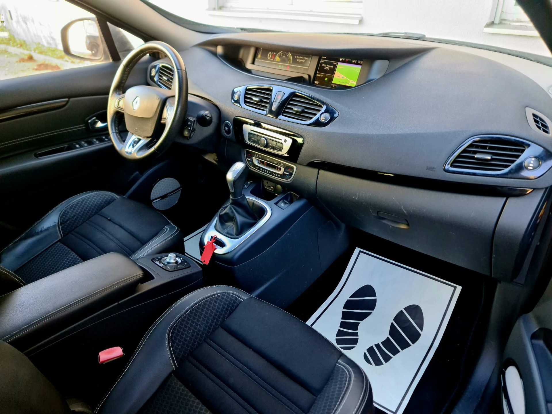 RENAULT Grand Scénic 1.5 dCi Bose EDC-image-14