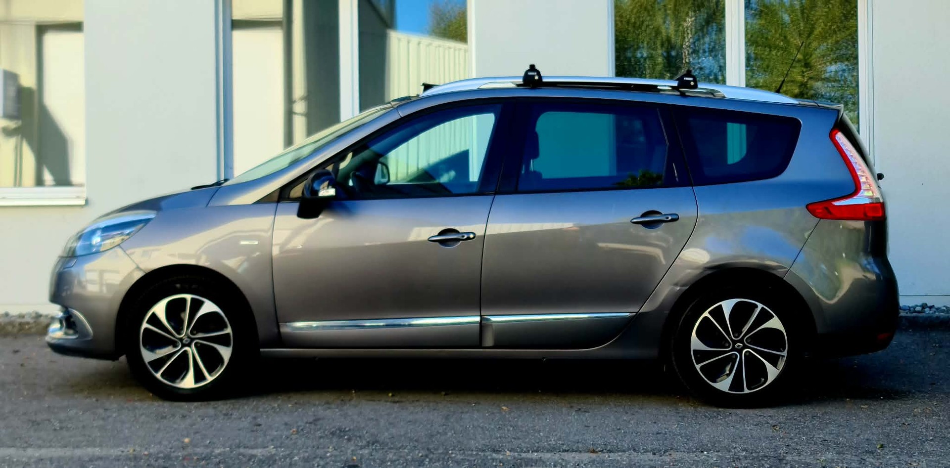 RENAULT Grand Scénic 1.5 dCi Bose EDC-image-9
