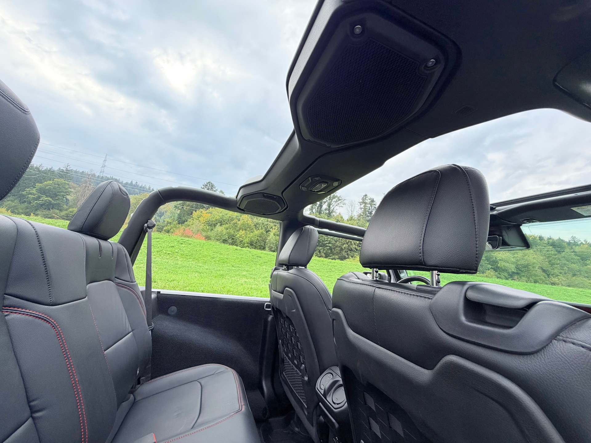 JEEP WRANGLER 2.2MJ RUBICON 4X4 "HÖHER + BREITER" ALLES MIT MFK !! VIEL UMGEBAUT !! FRISCH AB MFK !! AHK 2800 KG. MIT GRATIS SERVICE.-image-51