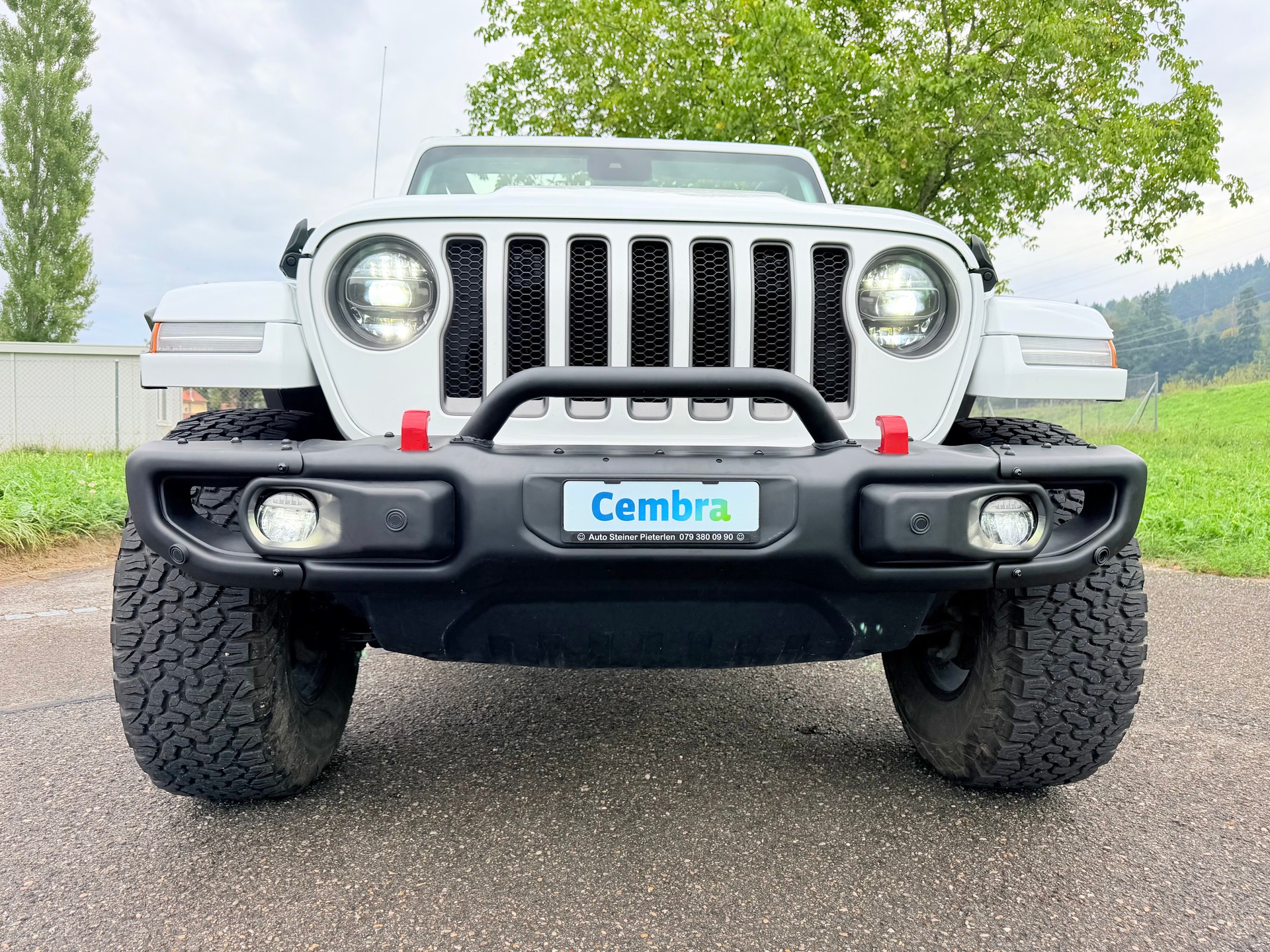 JEEP WRANGLER 2.2MJ RUBICON 4X4 "HÖHER + BREITER" ALLES MIT MFK !! VIEL UMGEBAUT !! FRISCH AB MFK !! AHK 2800 KG. MIT GRATIS SERVICE.-showroom-element-1