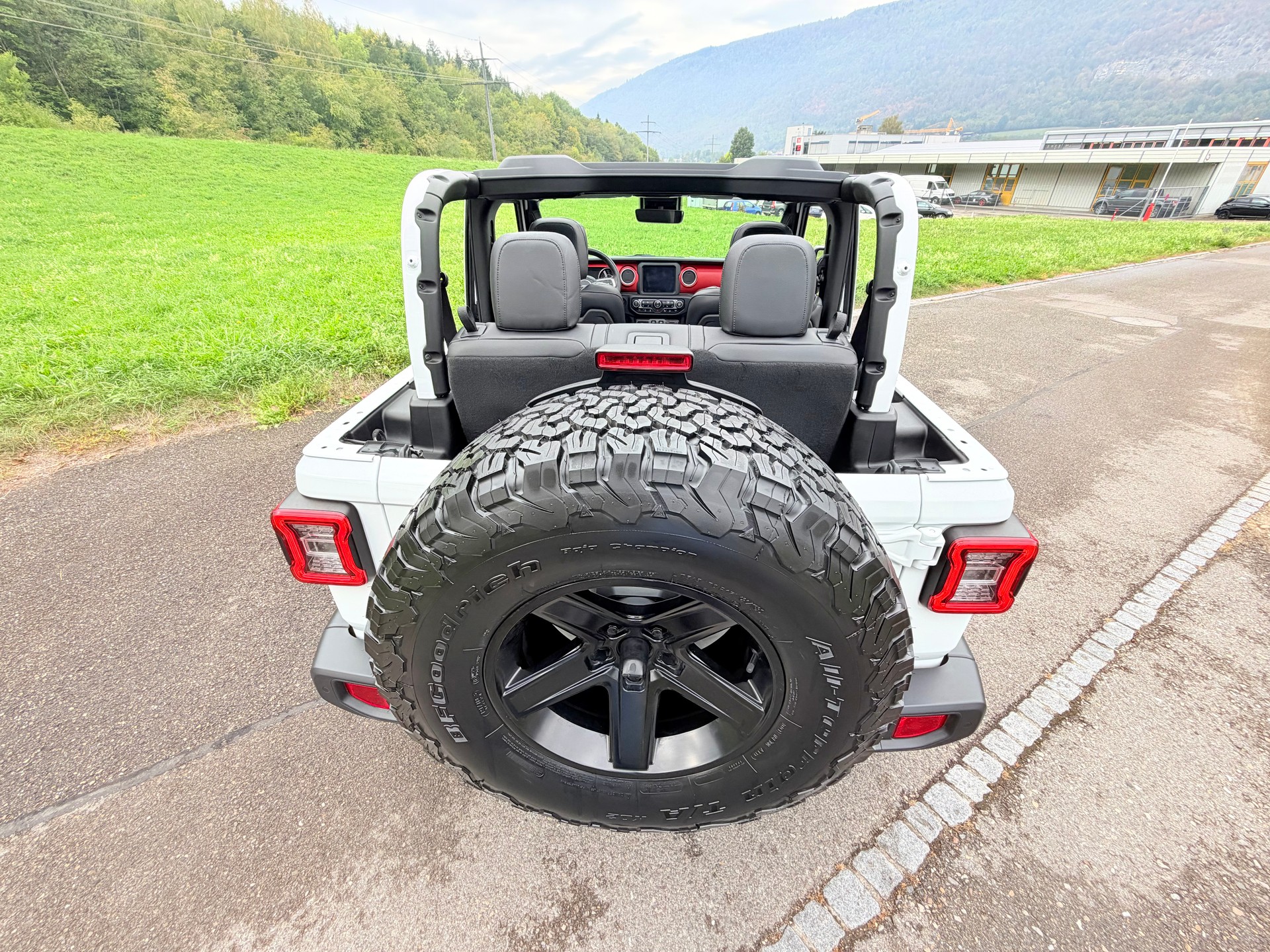 JEEP WRANGLER 2.2MJ RUBICON 4X4 "HÖHER + BREITER" ALLES MIT MFK !! VIEL UMGEBAUT !! FRISCH AB MFK !! AHK 2800 KG. MIT GRATIS SERVICE.-image-48